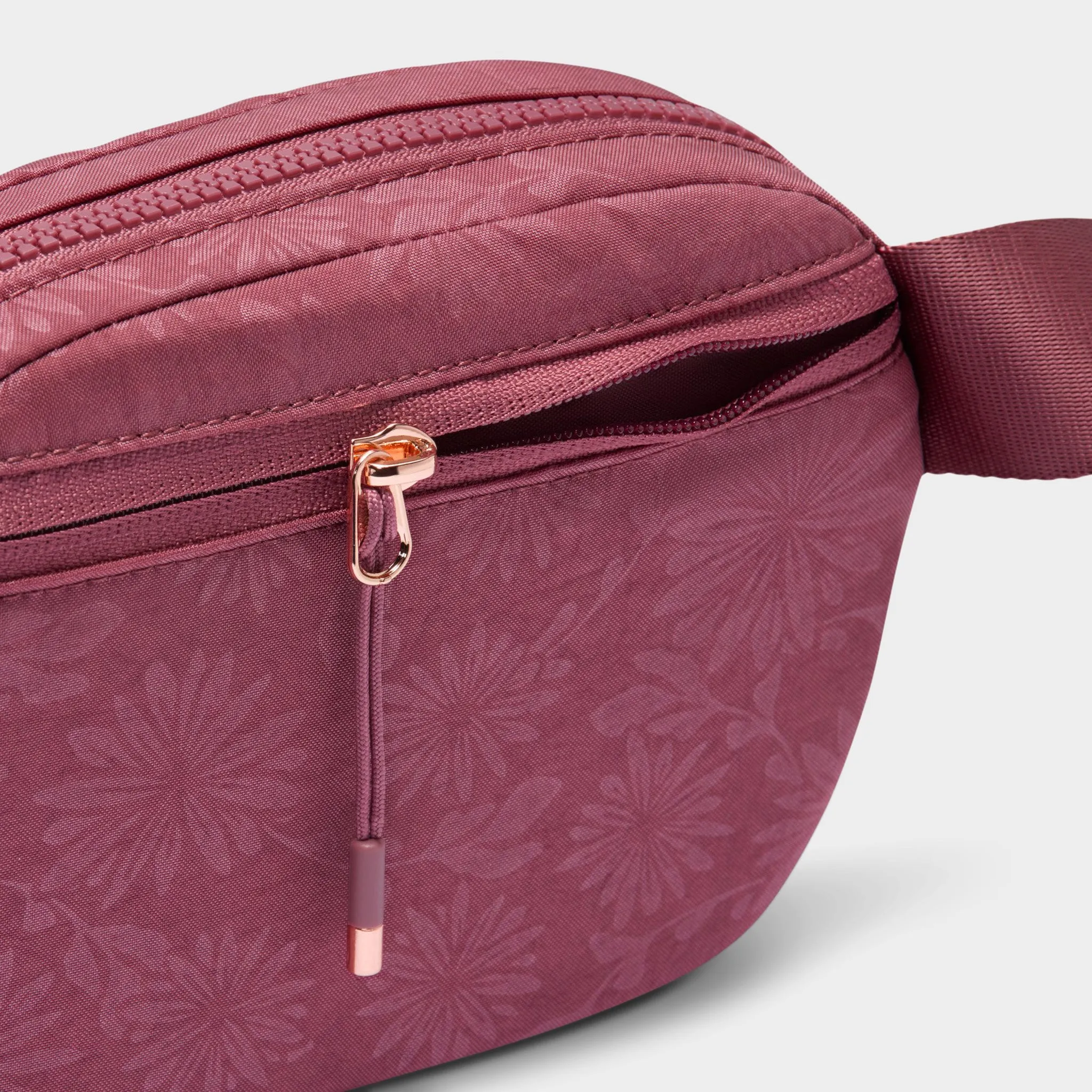 Nike Aura Waist Pack / Pink Smoke sold by JD Sports product image thumbnail 5