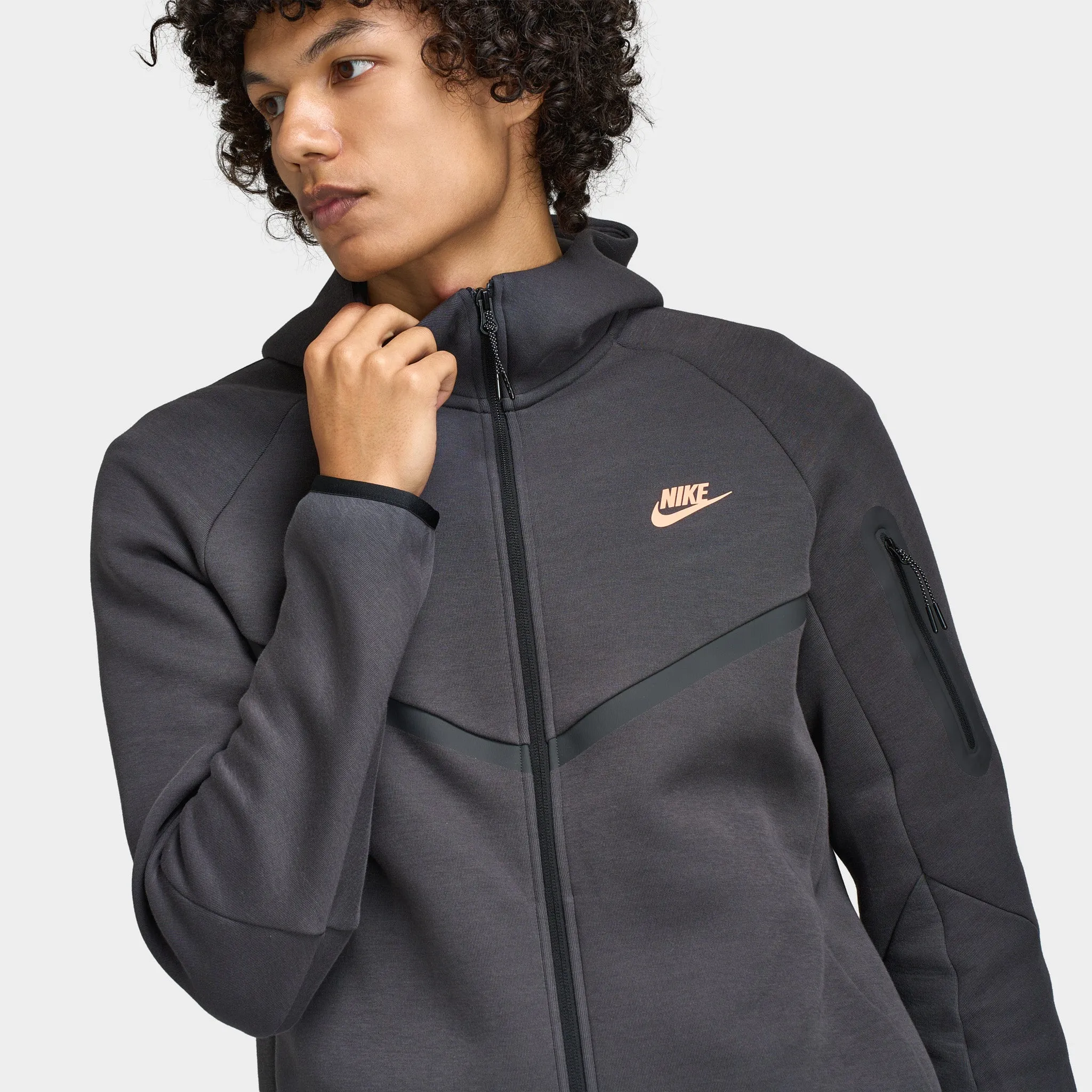 Nike Tech Men's Fleece Windrunner Full-Zip Jacket Anthracite / Orange Frost sold by JD Sports product image thumbnail 3