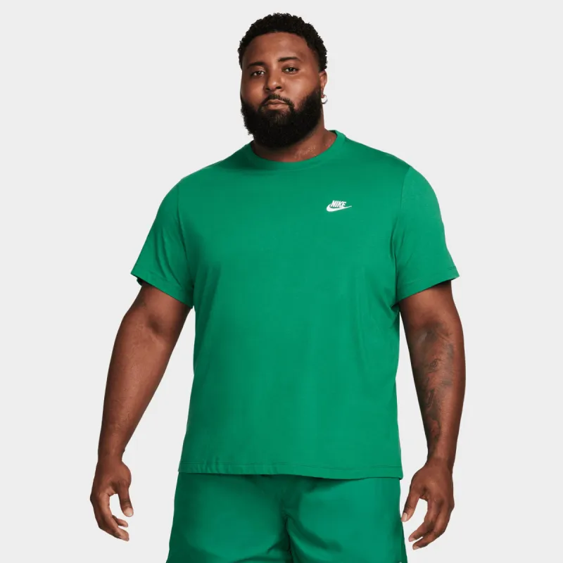 Nike Sportswear Club T-shirt / Malachite sold by JD Sports