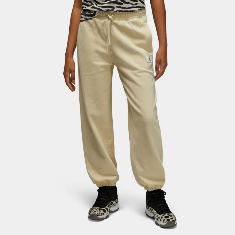 Jordan Women's Flight Fleece Pants / Beach sold by JD Sports