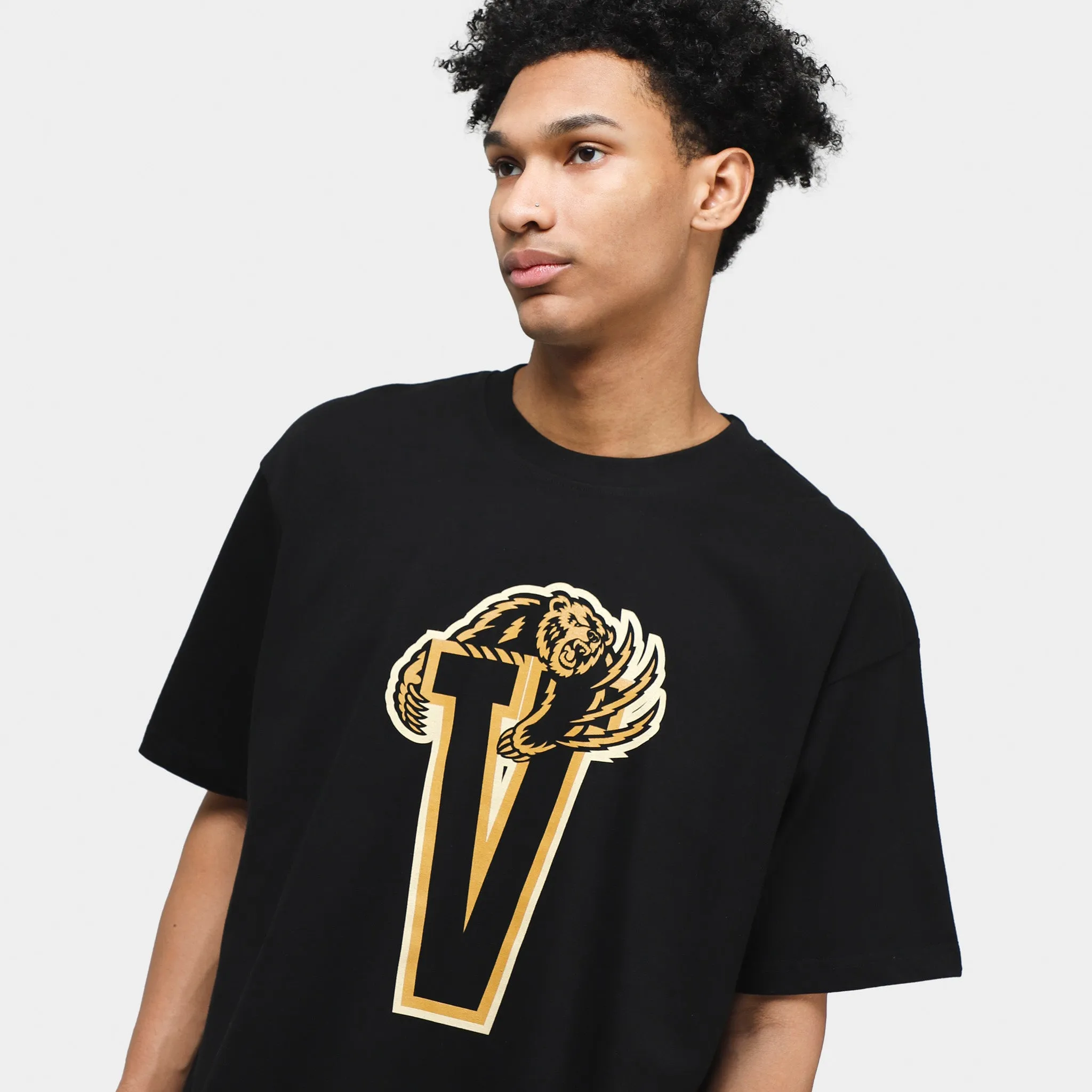 Mitchell & Ness Vancouver Grizzlies Varsity T-shirt / Black sold by JD Sports product image thumbnail 3