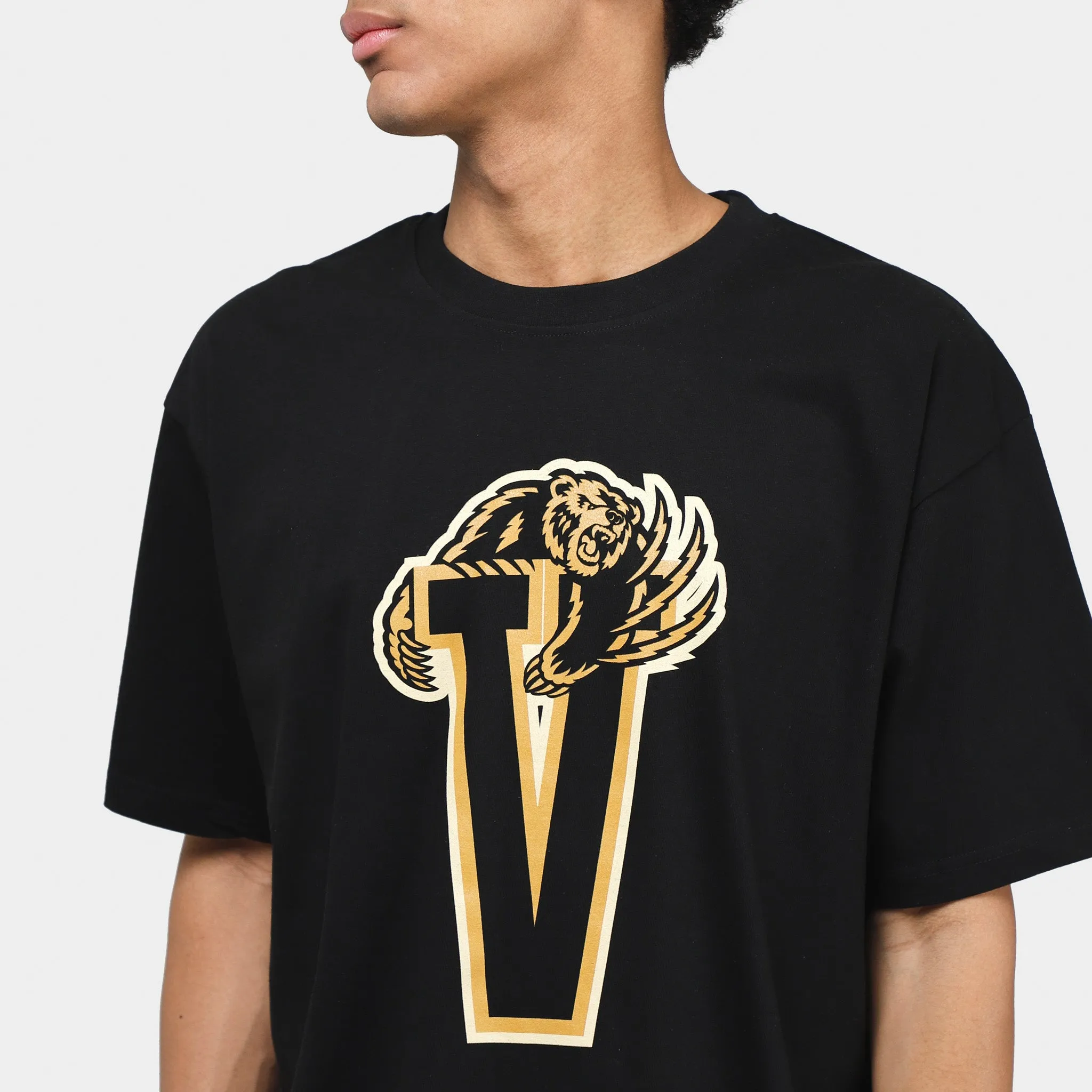 Mitchell & Ness Vancouver Grizzlies Varsity T-shirt / Black sold by JD Sports product image thumbnail 4