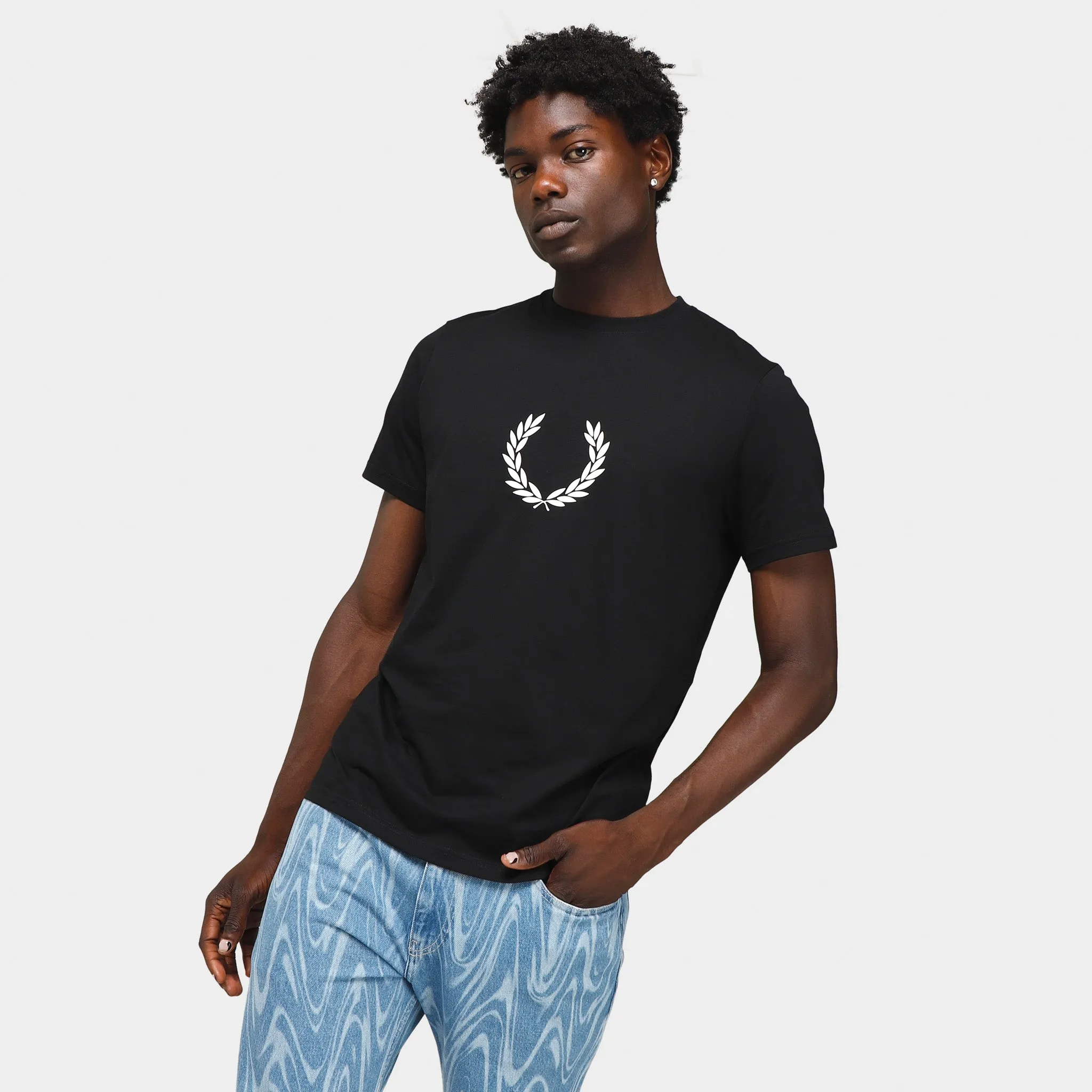 Fred Perry Laurel Wreath Graphic T-shirt / Black sold by JD Sports