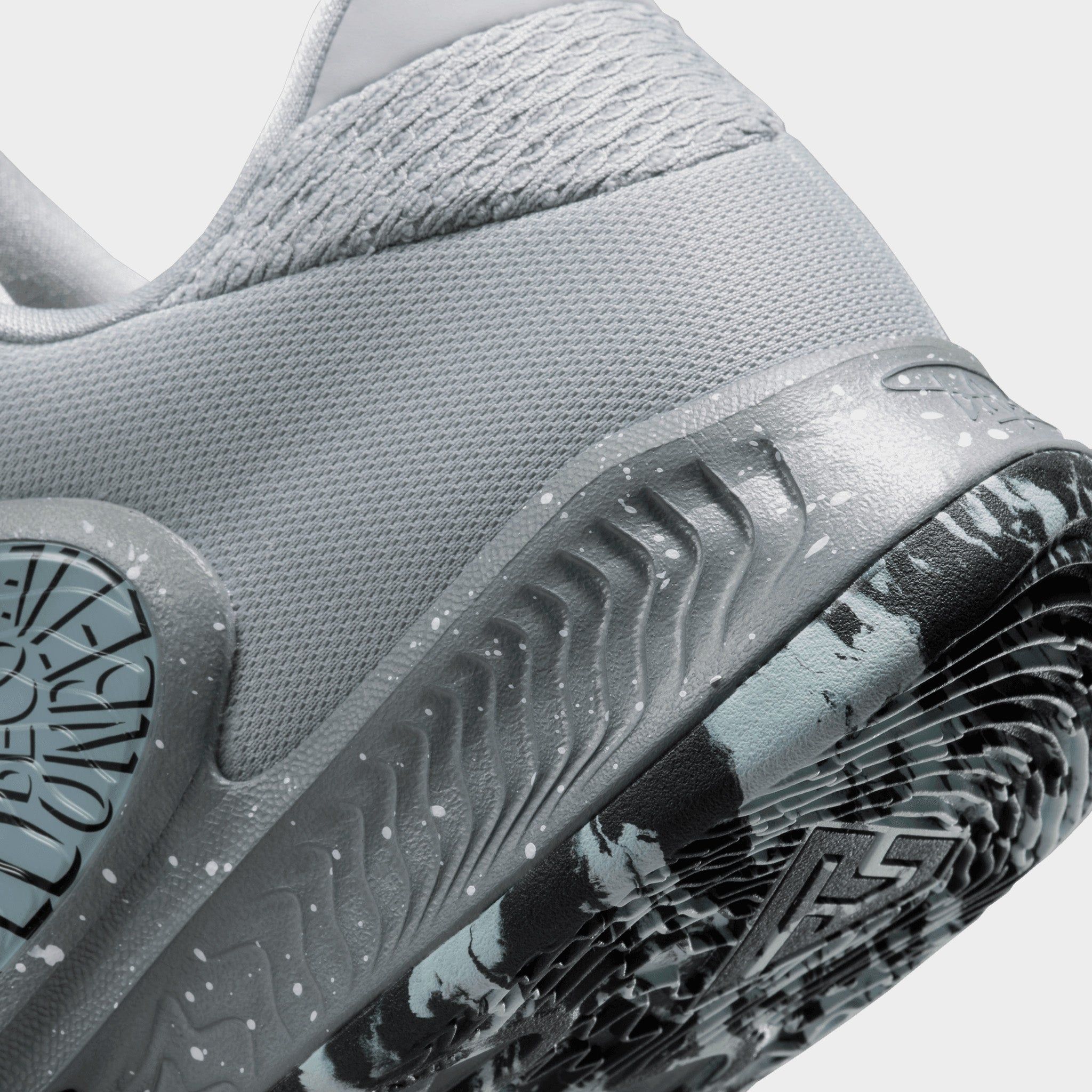 Nike Zoom Freak 4 Wolf Grey / White - Cool Grey sold by JD Sports product image thumbnail 3