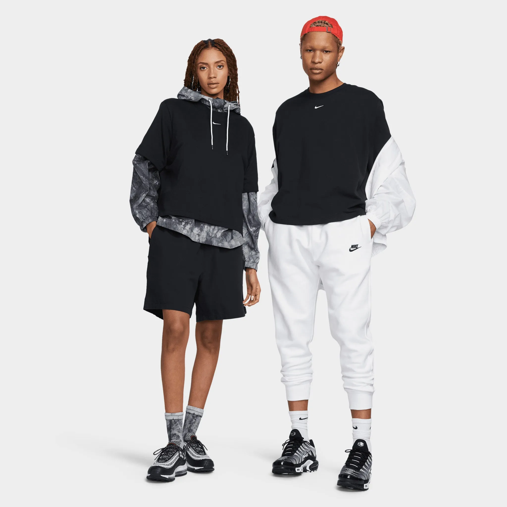 Nike Sportswear Women's Essentials Boxy T-shirt Black / White sold by JD Sports product image thumbnail 5