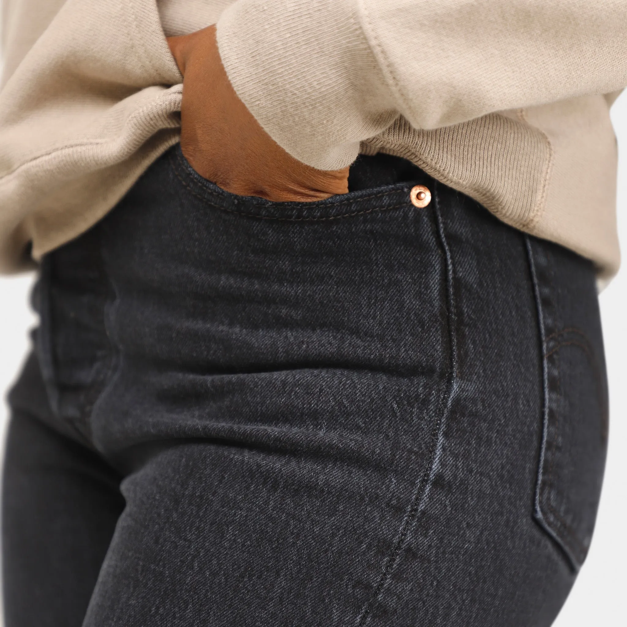 Levi's Women's Ribcage Straight Ankle Jeans / Feelin Cagey sold by JD Sports product image thumbnail 5