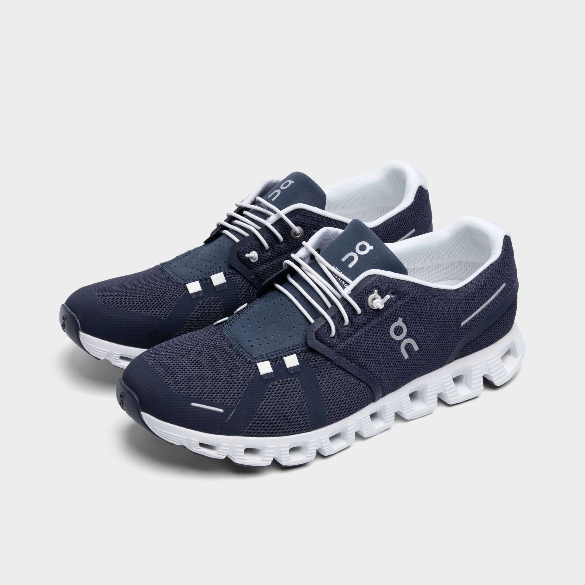 On Running Cloud 5 Midnight / White sold by JD Sports product image thumbnail 2