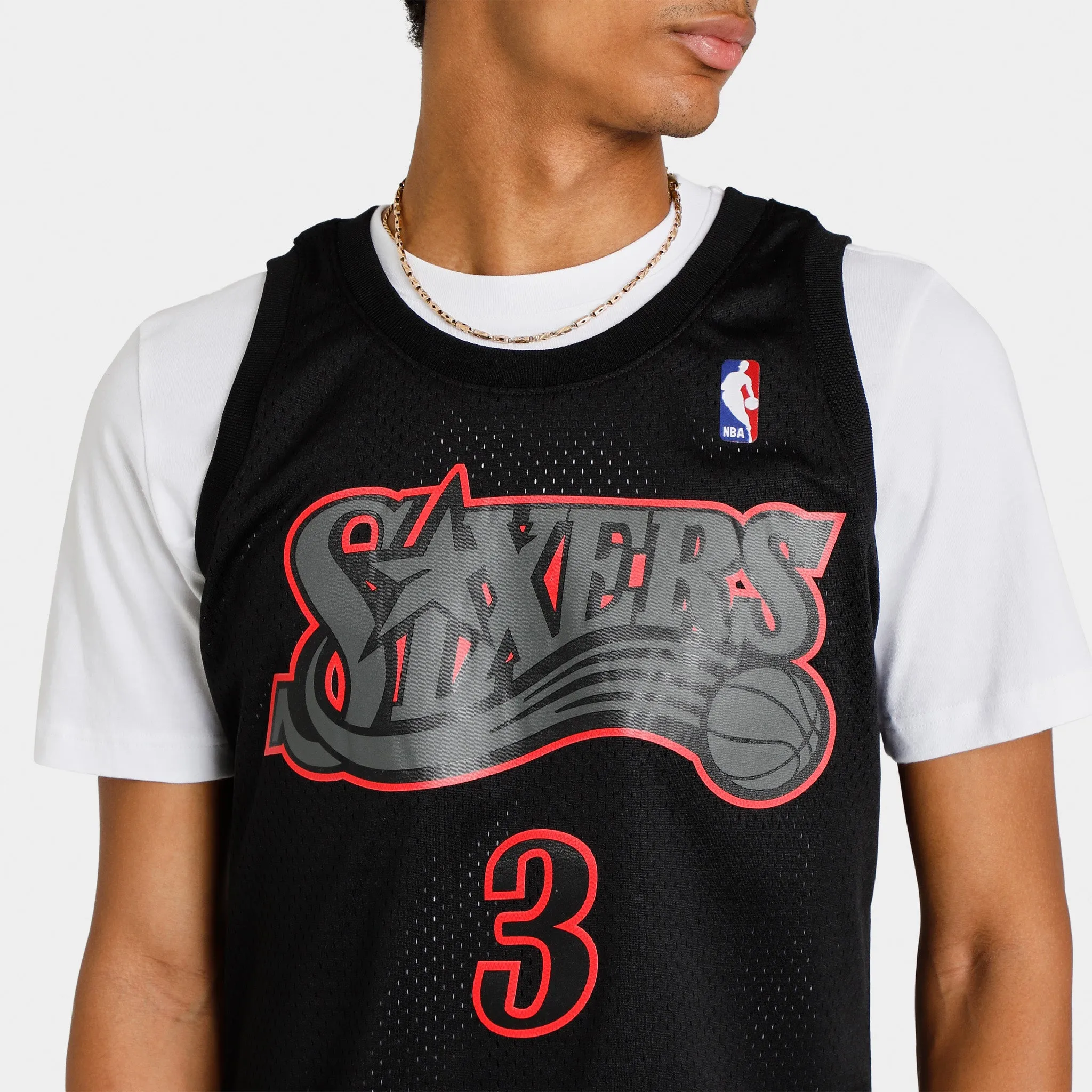 Mitchell & Ness Allen Iverson Dynamic Swingman Jersey / Black sold by JD Sports product image thumbnail 4