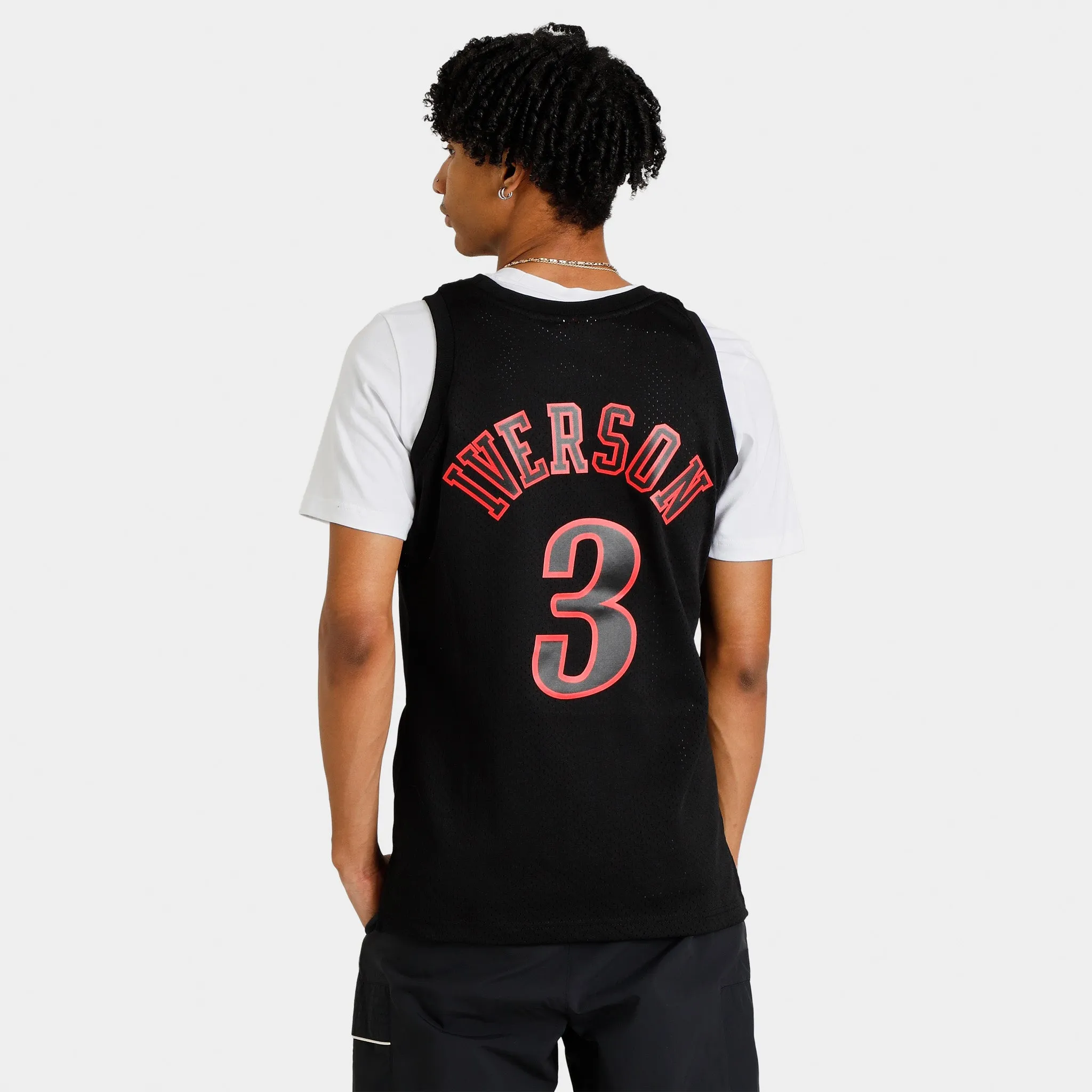 Mitchell & Ness Allen Iverson Dynamic Swingman Jersey / Black sold by JD Sports product image thumbnail 2