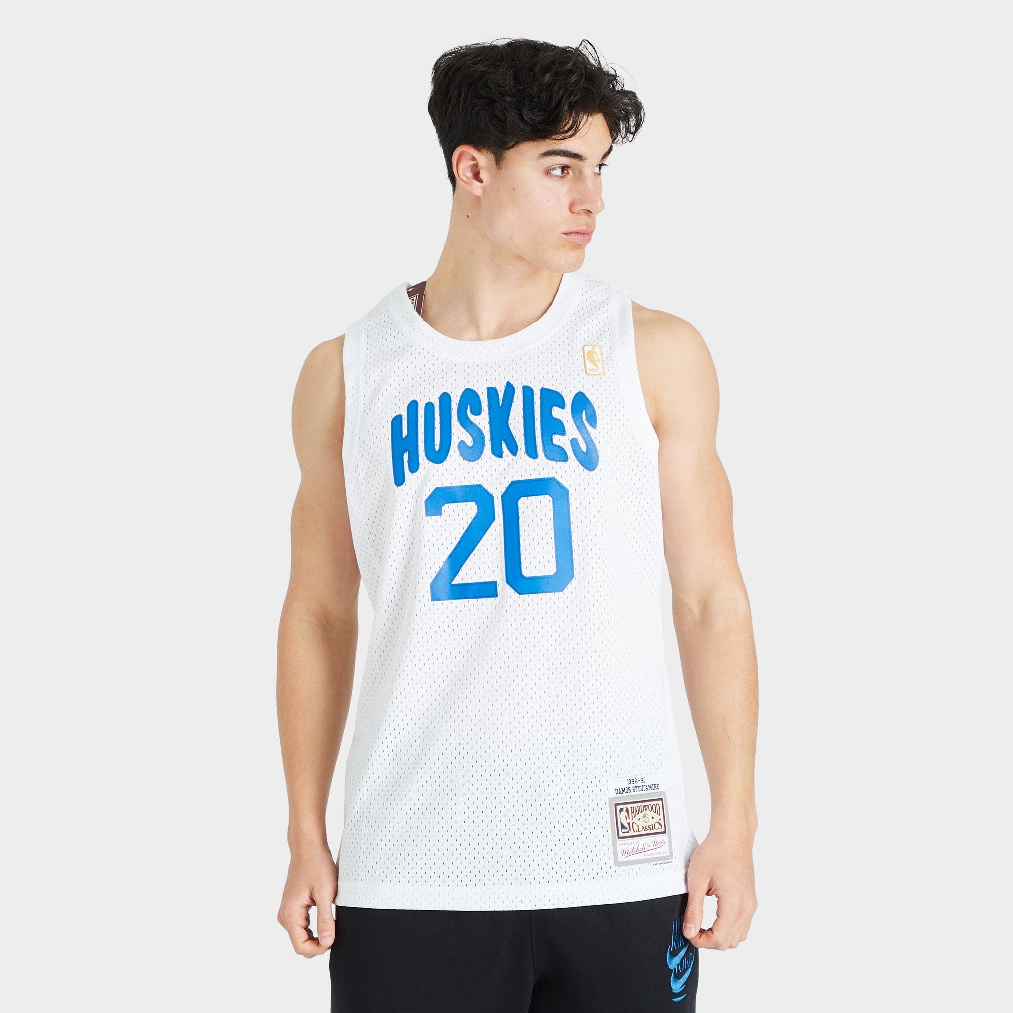 Mitchell & Ness NBA Toronto Huskies Damon Stoudamire Swingman Jersey / White sold by JD Sports