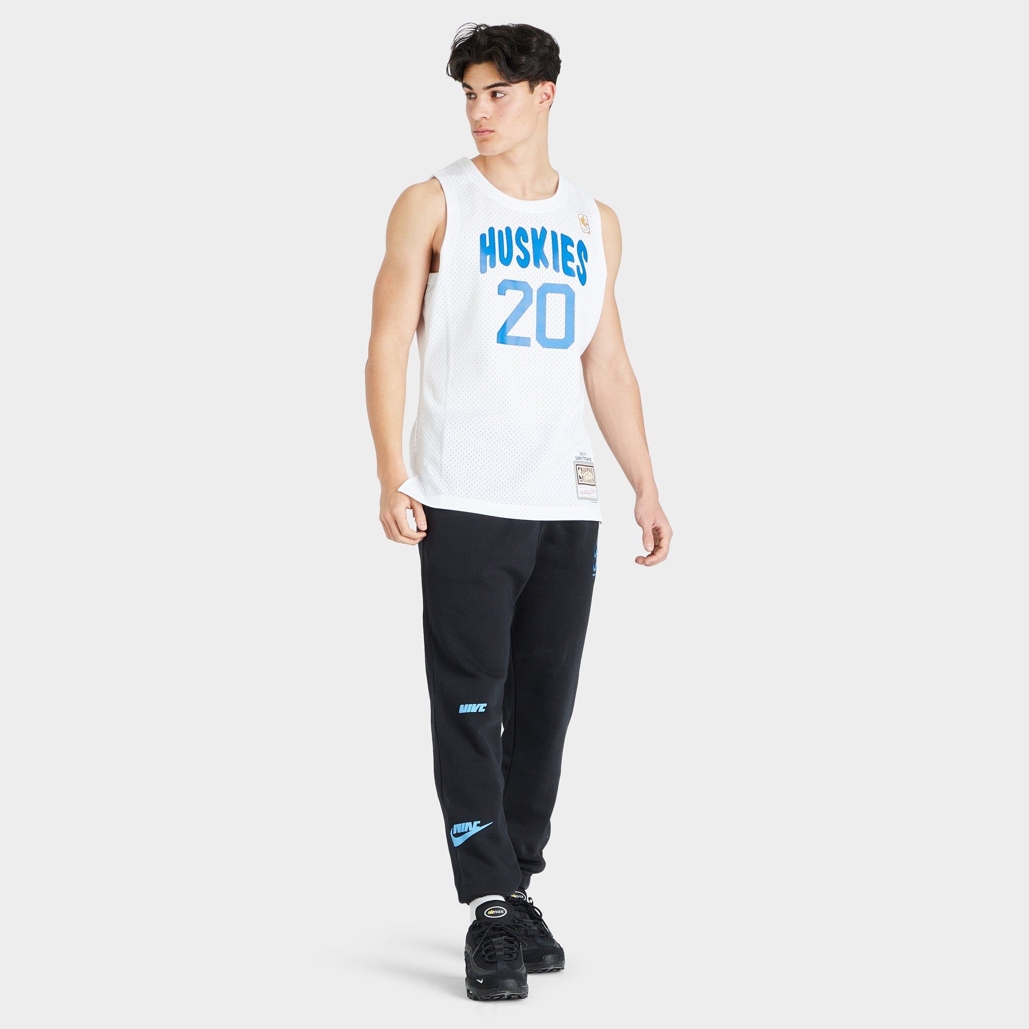 Mitchell & Ness NBA Toronto Huskies Damon Stoudamire Swingman Jersey / White sold by JD Sports product image thumbnail 5