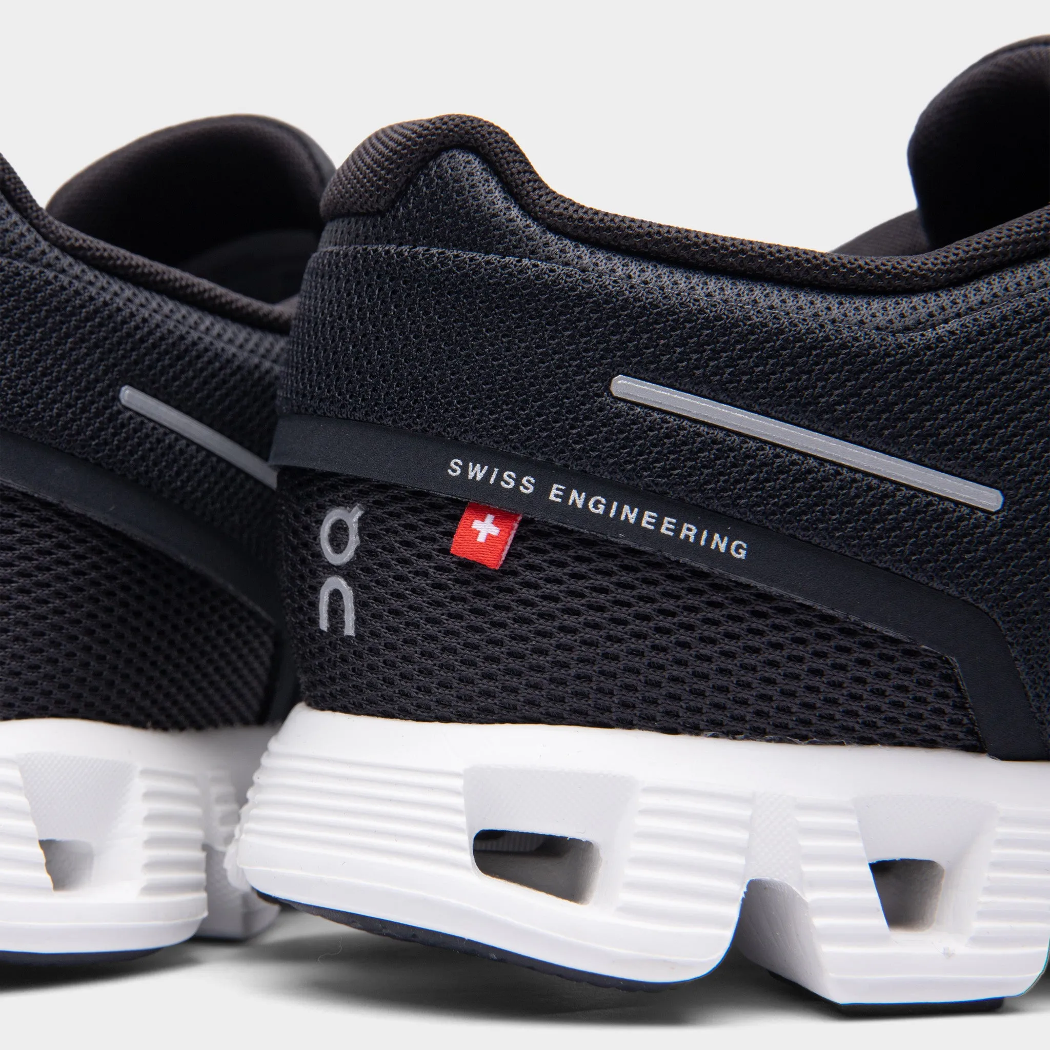 On Cloud 5 Black / White sold by JD Sports product image thumbnail 3