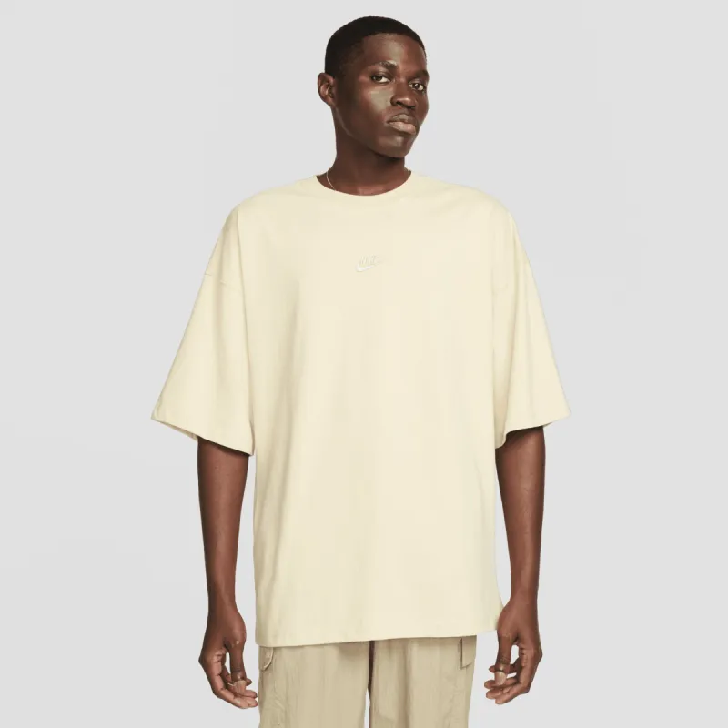 Nike Sportswear Oversized T-shirt / Team Gold sold by JD Sports