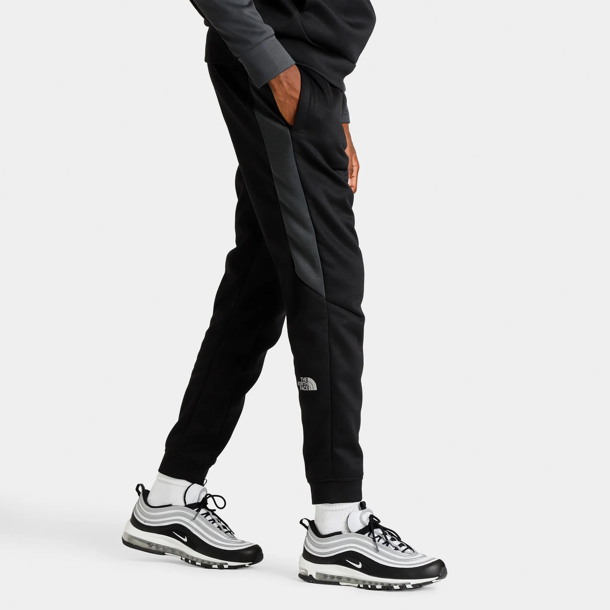 The North Face Kaveh Joggers TNF Black / Asphalt Grey sold by JD Sports product image thumbnail 3