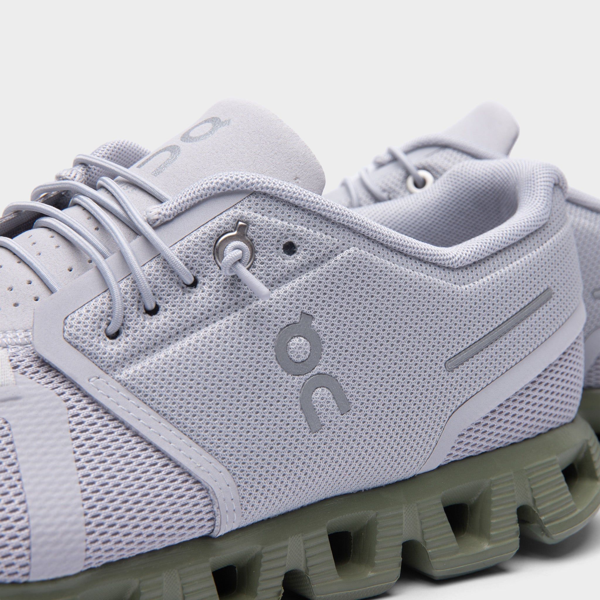 On Cloud 5 Glacier / Reseda sold by JD Sports product image thumbnail 3