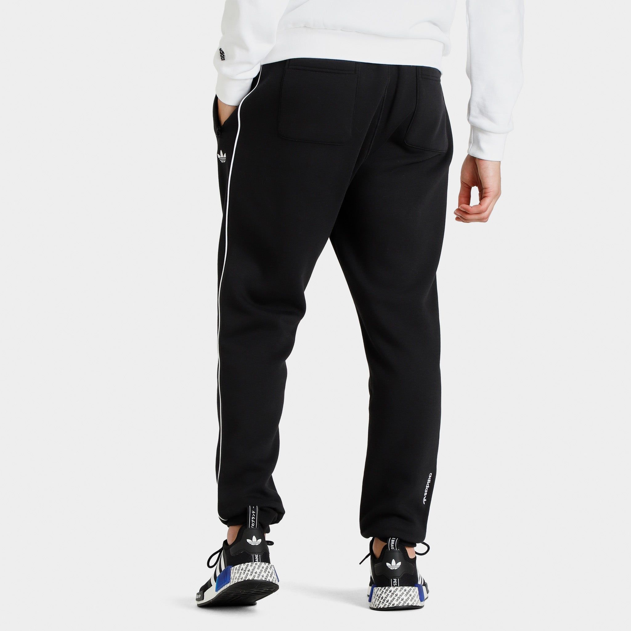 adidas Originals Adicolor Seasonal Archive Sweatpants / Black sold by JD Sports product image thumbnail 4