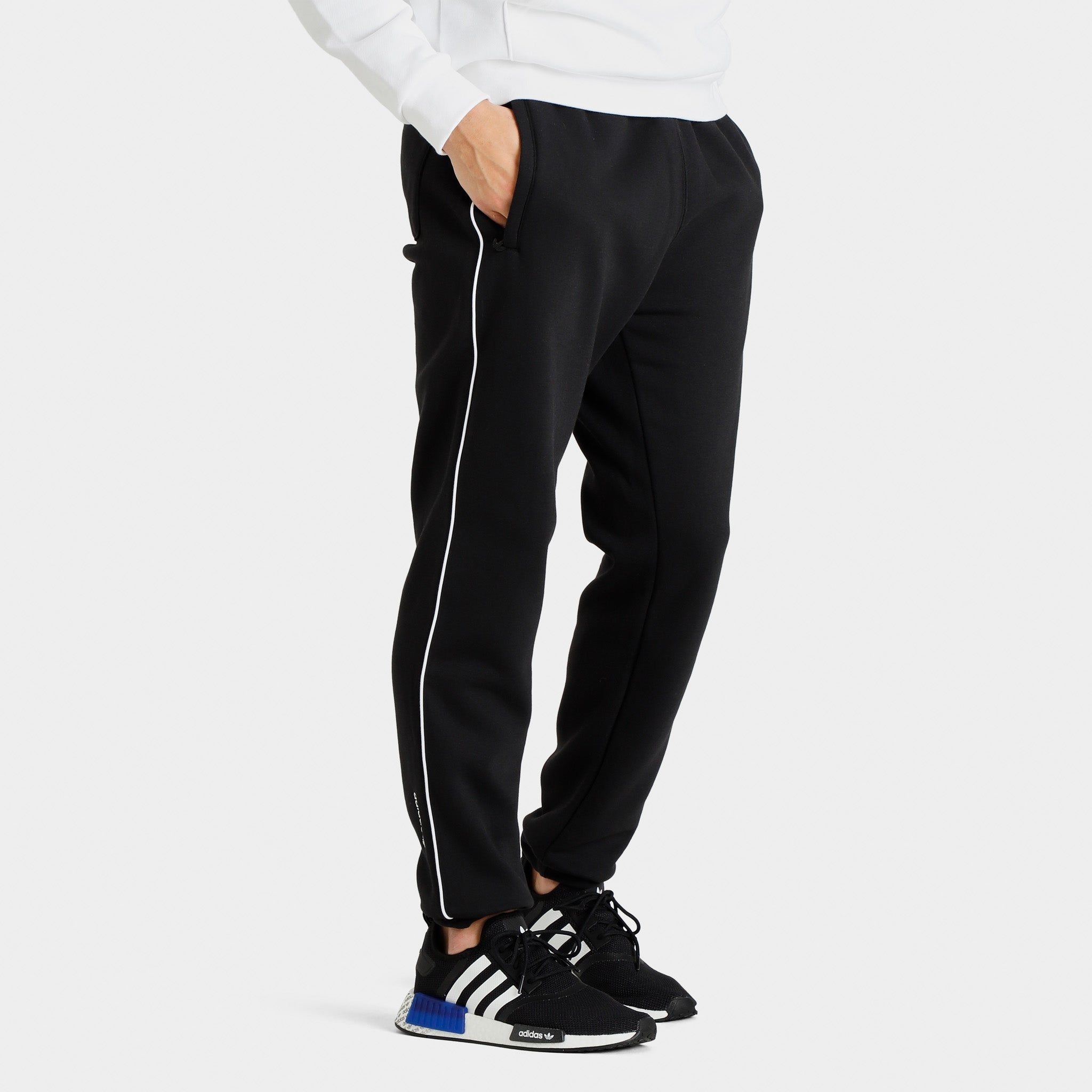 adidas Originals Adicolor Seasonal Archive Sweatpants / Black sold by JD Sports product image thumbnail 5