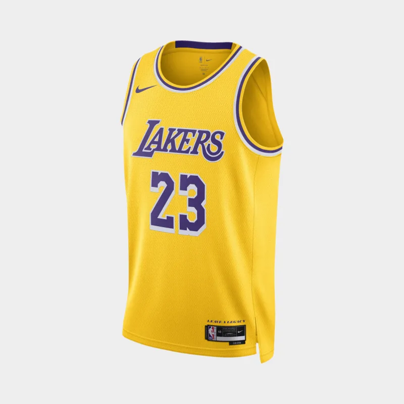 Nike Dri-FIT Los Angeles Lakers 2022/23 Swingman Jersey Amarillo / LeBron James sold by JD Sports