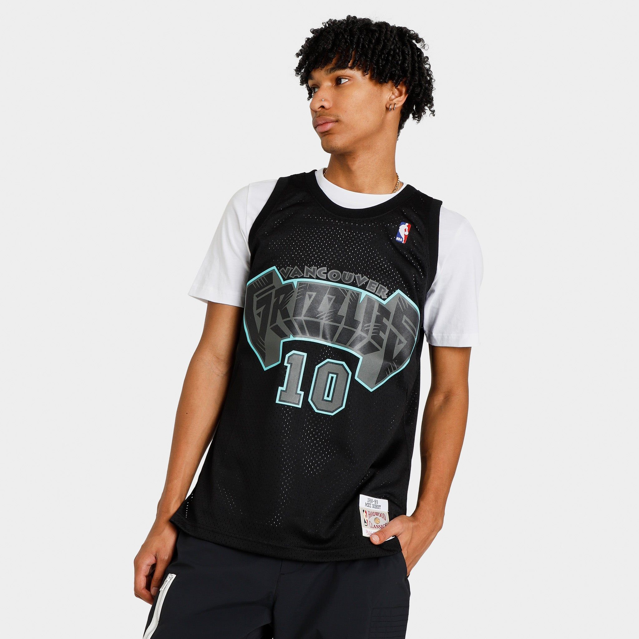 Mitchell & Ness Mike Bibby Dynamic Swingman Jersey / Black sold by JD Sports
