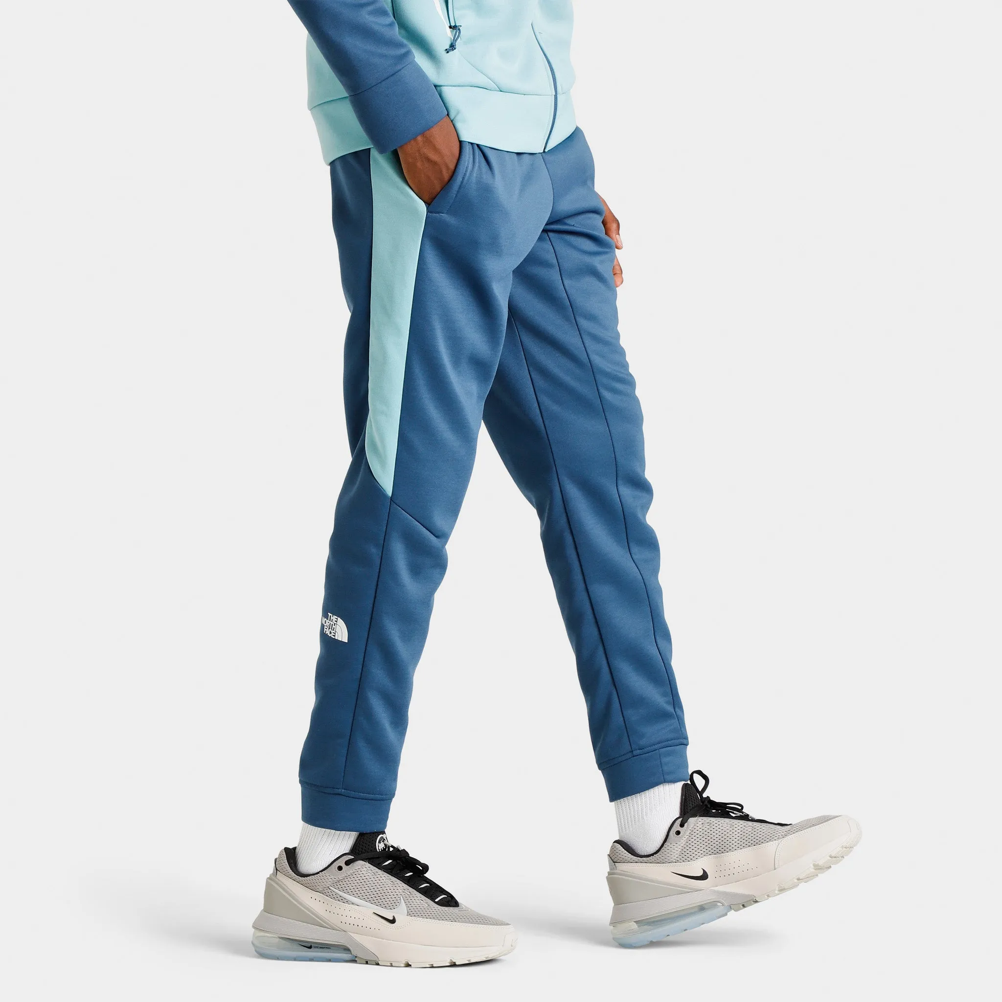 The North Face Kaveh Joggers Shady Blue / Reef Waters sold by JD Sports product image thumbnail 3