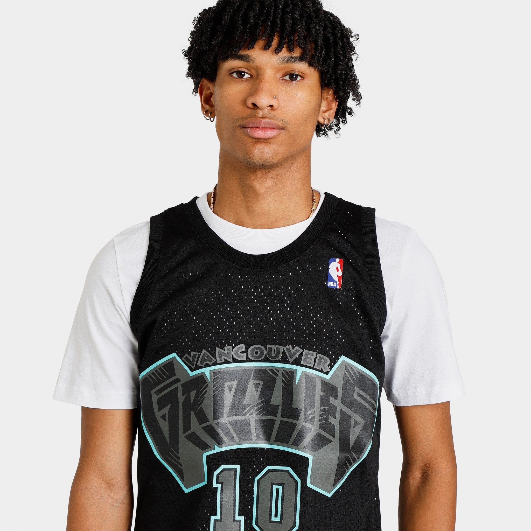 Mitchell & Ness Mike Bibby Dynamic Swingman Jersey / Black sold by JD Sports product image thumbnail 3