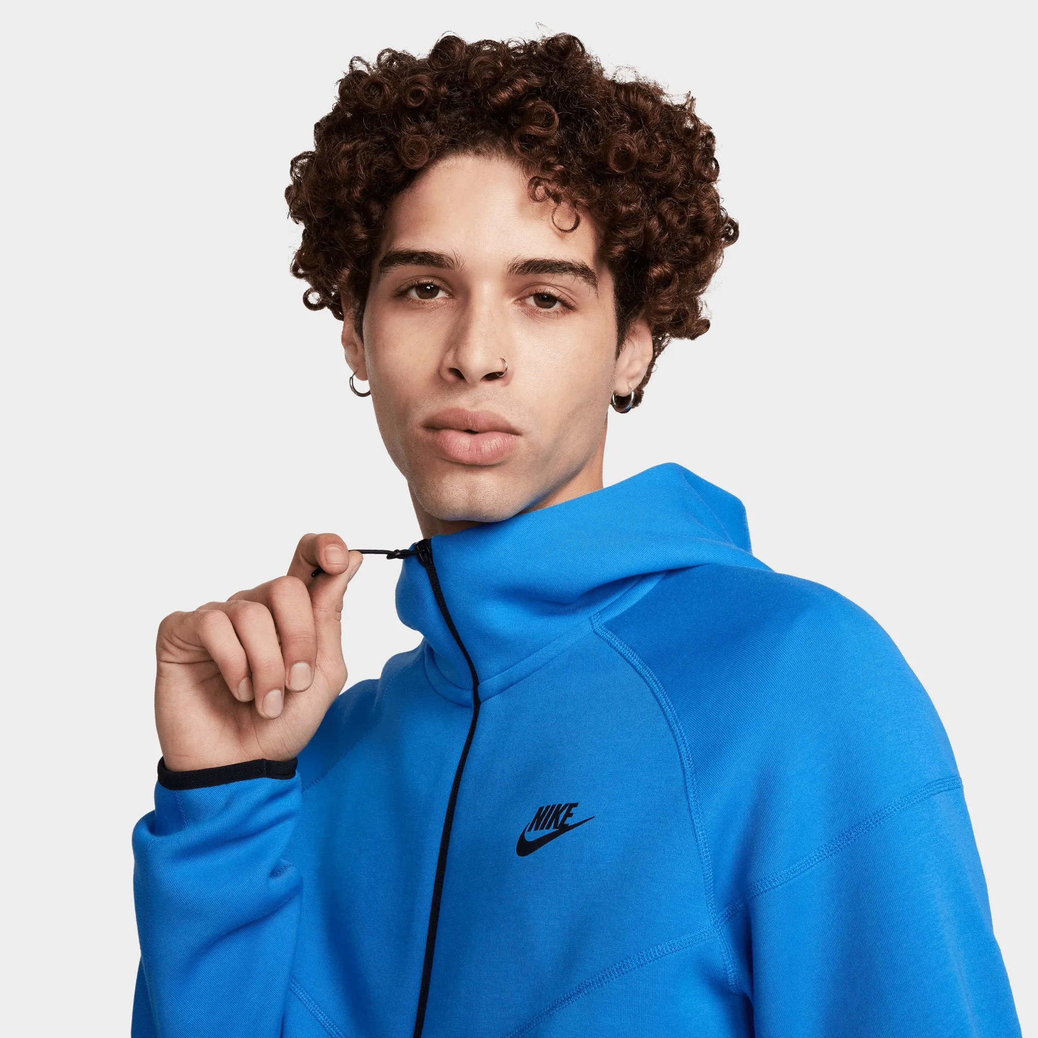 Nike Tech Fleece Full-Zip Windrunner Hoodie Light Photo Blue / Black sold by JD Sports product image thumbnail 3