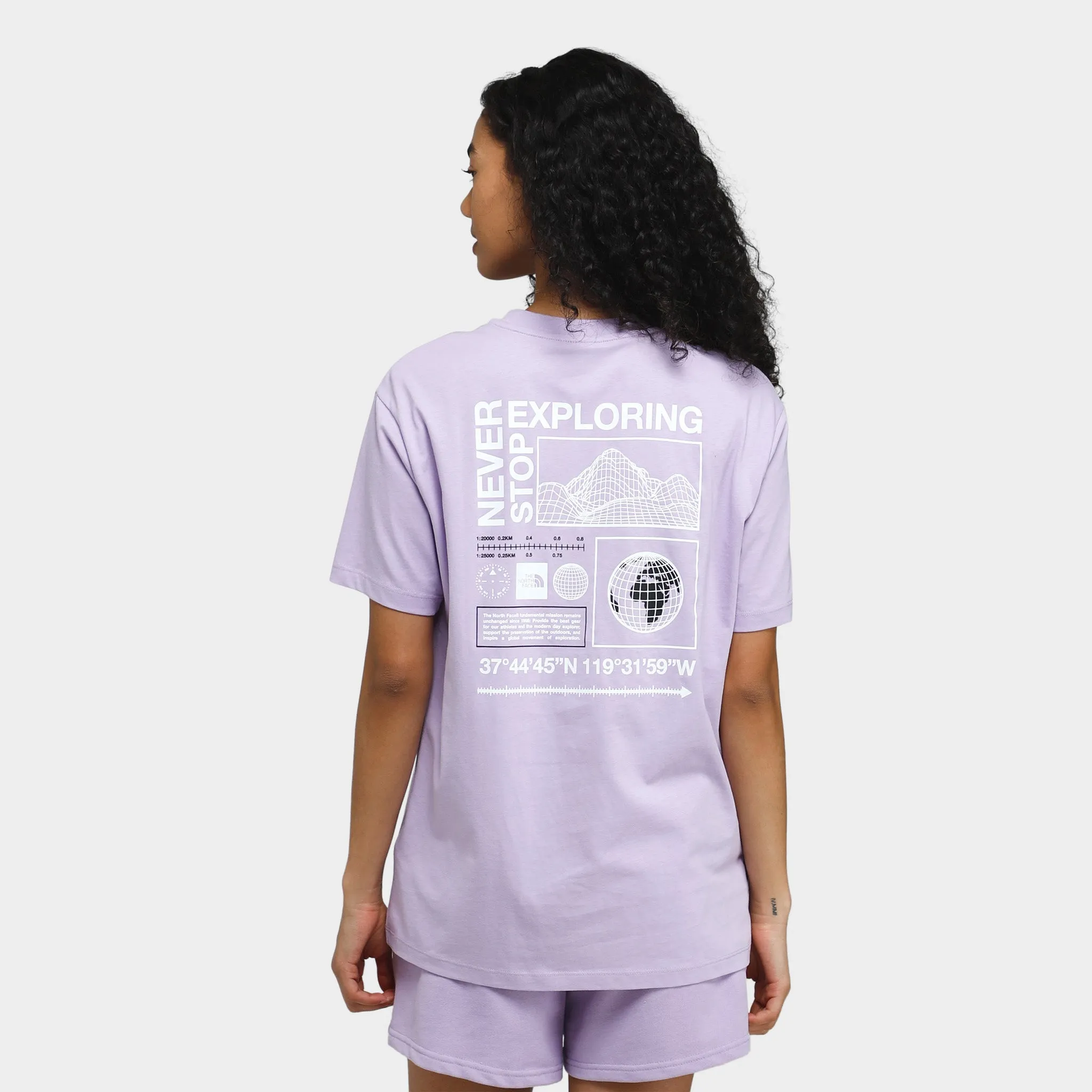The North Face Women's Oversized Energy Graphic T-shirt / Lite Lilac sold by JD Sports product image thumbnail 2