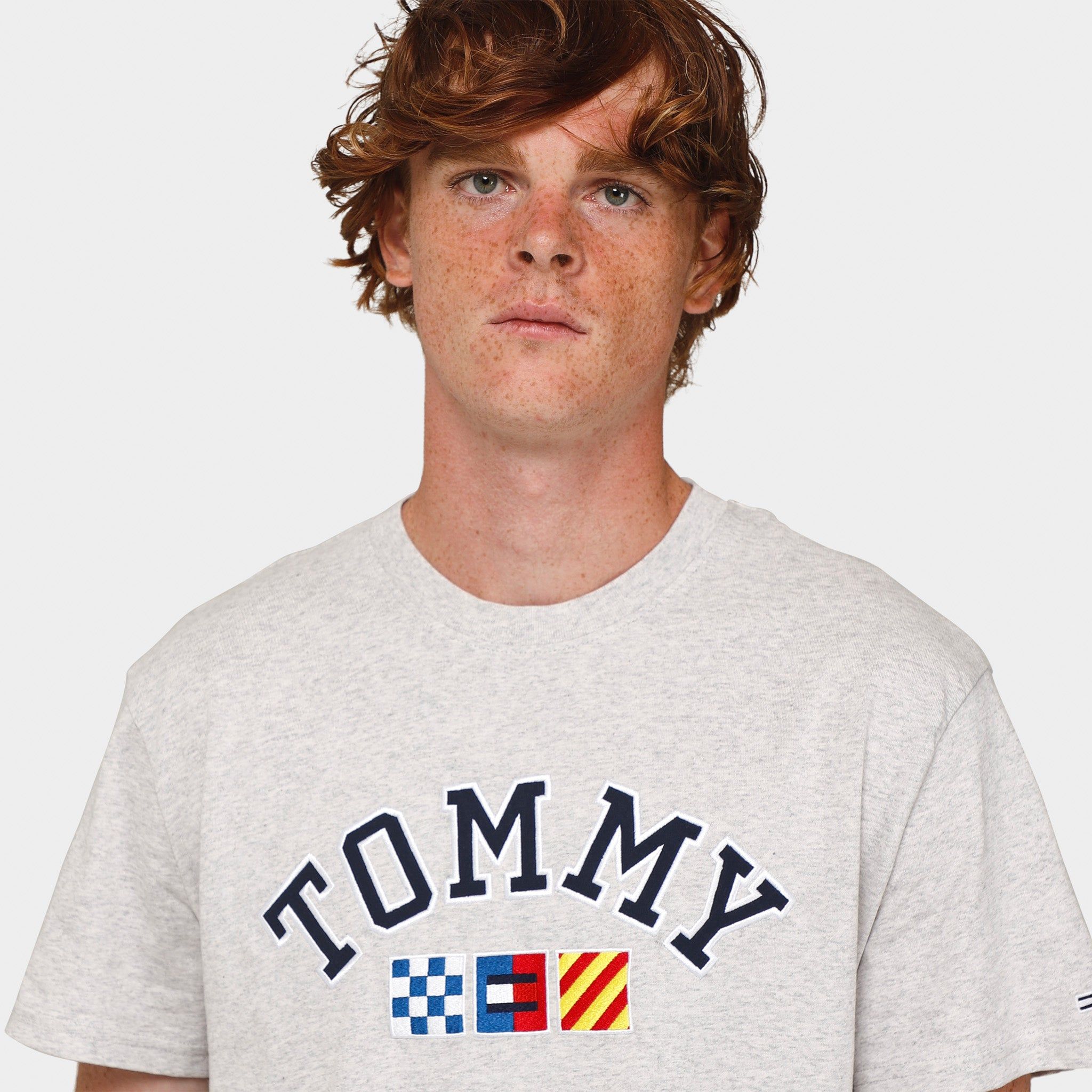 Tommy Jeans Archive Sailing T-shirt / Silver Grey Heather sold by JD Sports product image thumbnail 3