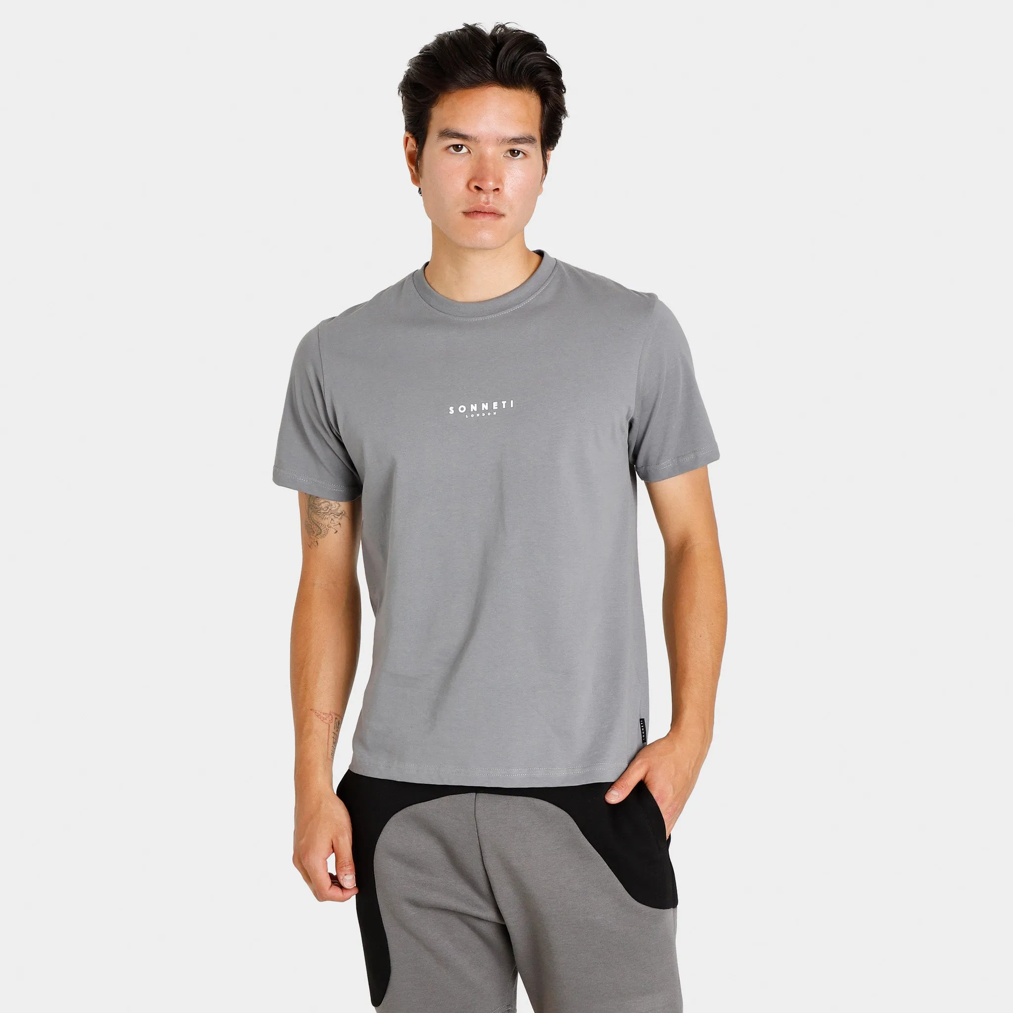 Sonneti London T-shirt / Titanium sold by JD Sports
