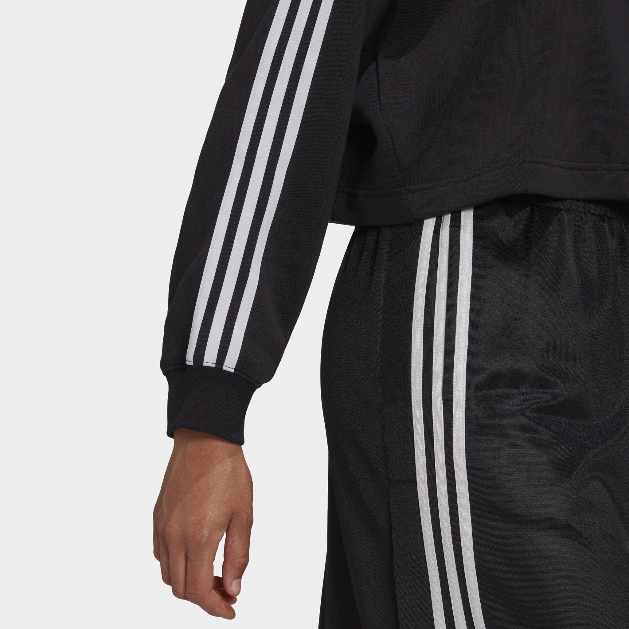adidas Originals Women's Adicolor Classics Cropped Pullover Hoodie / Black sold by JD Sports product image thumbnail 4