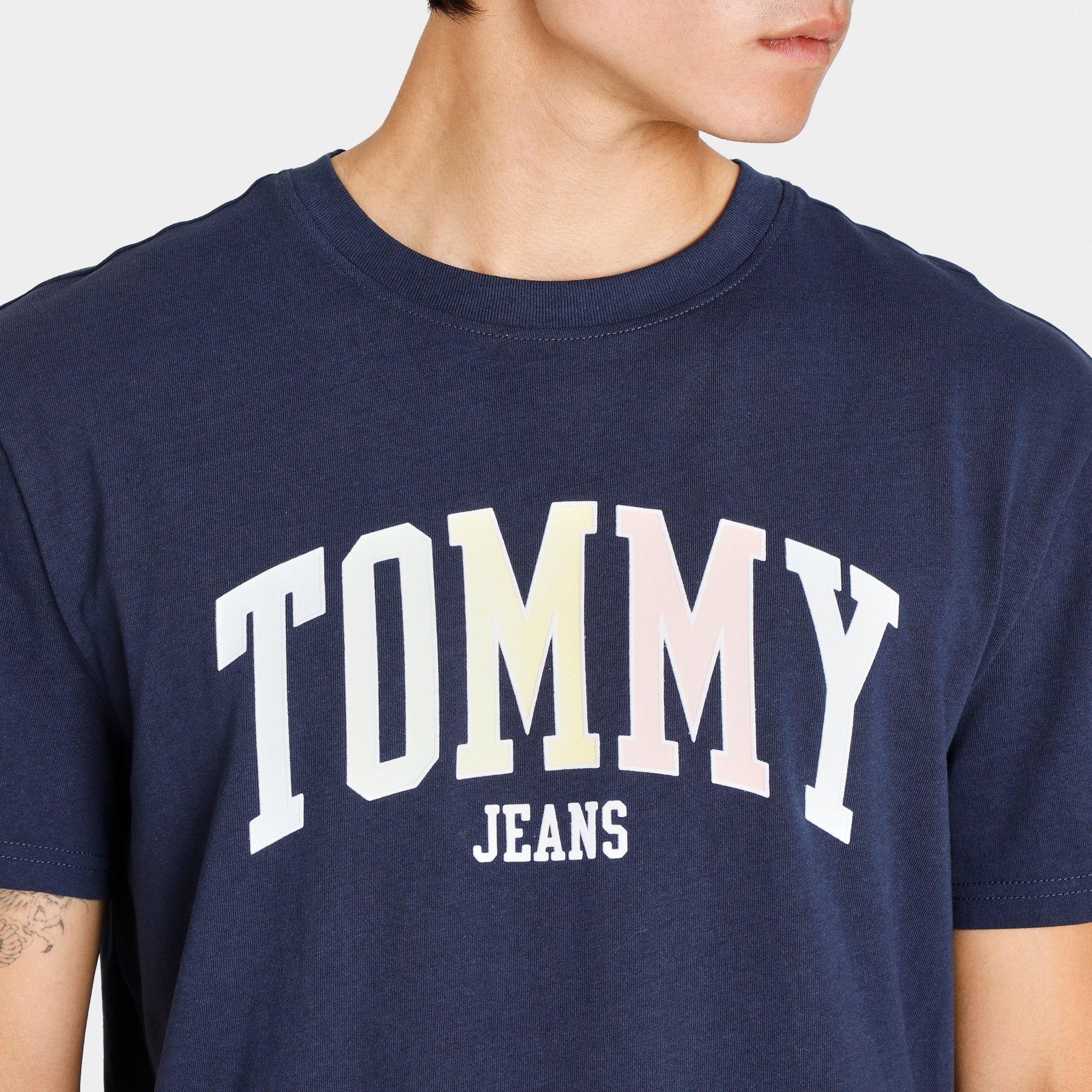 Tommy Jeans College Pop T-shirt / Twilight Navy sold by JD Sports product image thumbnail 4