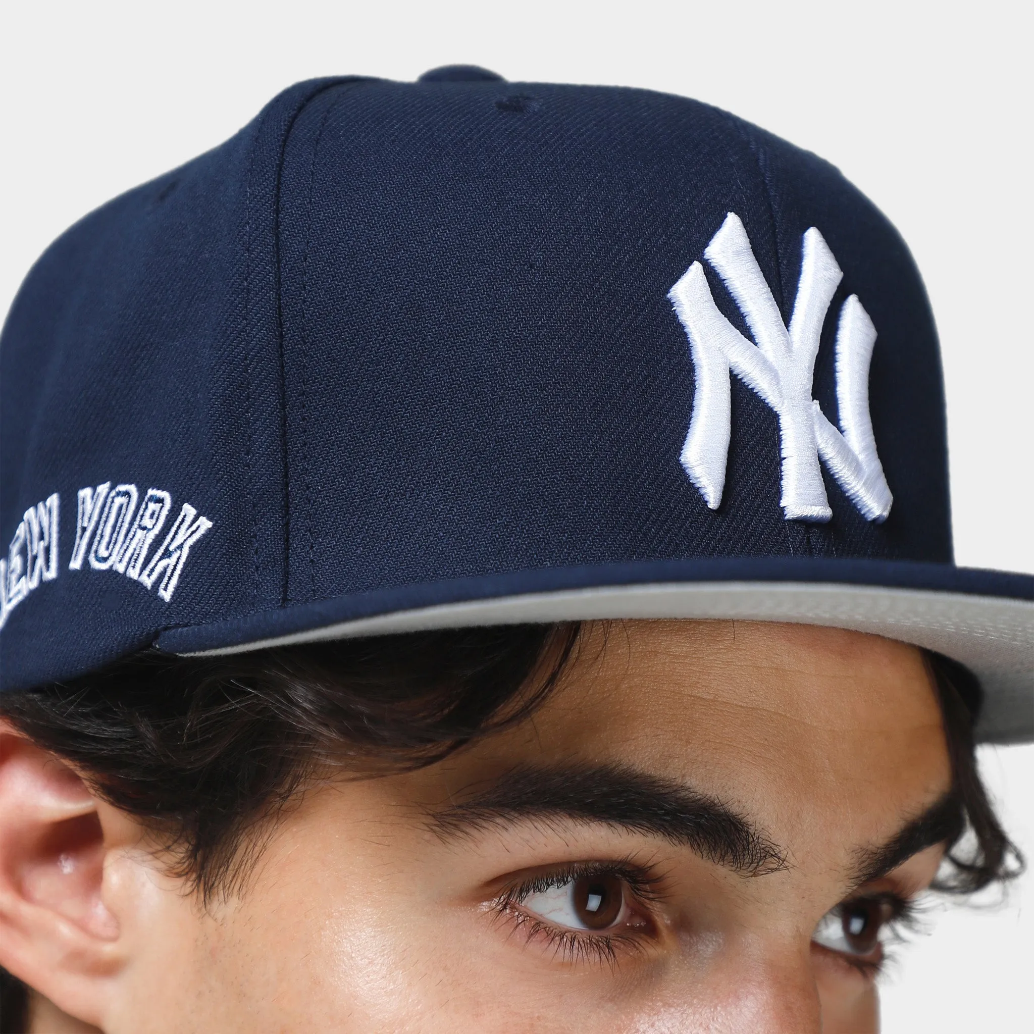 Mitchell & Ness New York Yankees Evergreen Snapback / Navy sold by JD Sports product image thumbnail 4
