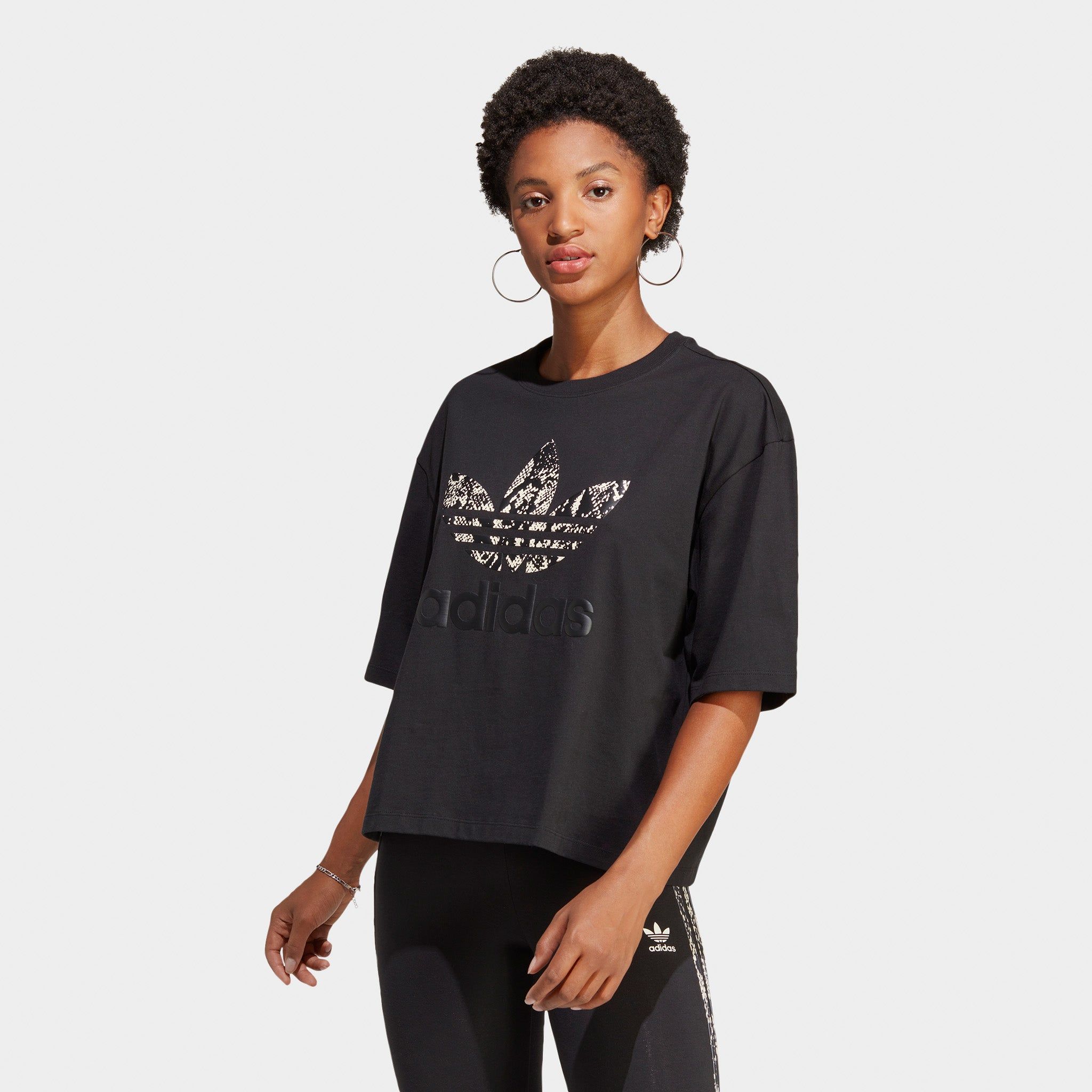 adidas Originals Women's Graphic T-shirt / Black sold by JD Sports