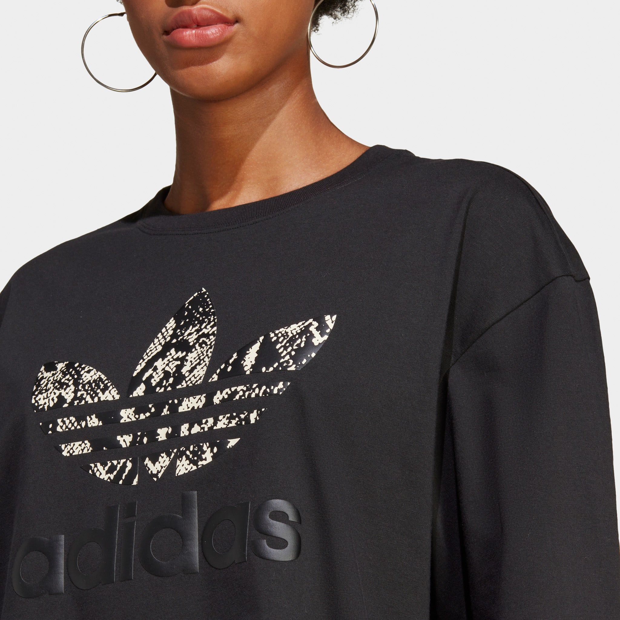 adidas Originals Women's Graphic T-shirt / Black sold by JD Sports product image thumbnail 3