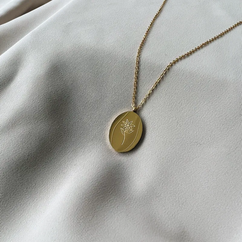 Collier Fleurs De Naissance Or - Mai sold by Boutique Elena