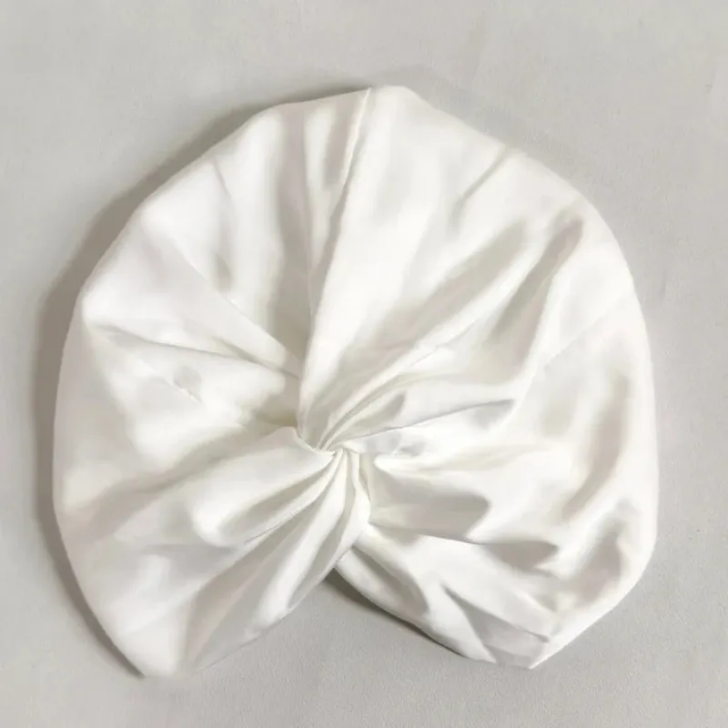 Bonnet En Satin Blanc sold by Boutique Elena