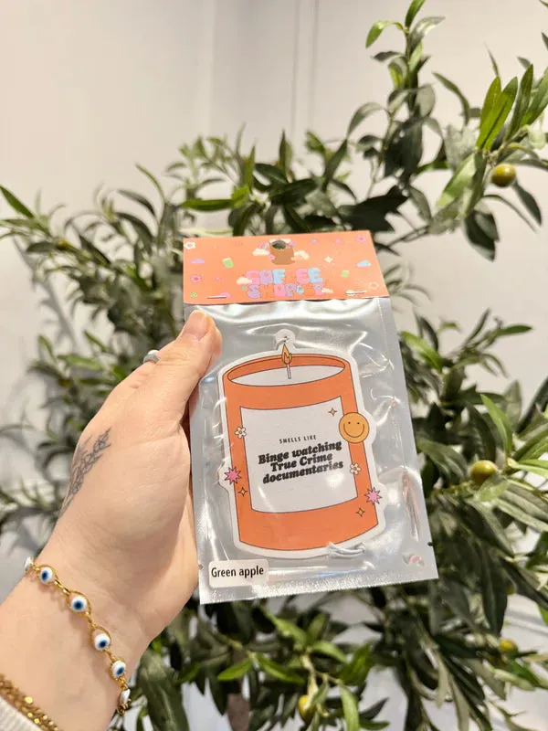 Sent Bon Voiture Smells Like Binge Watching True Crime Documentaries - Green Apple sold by Boutique Elena