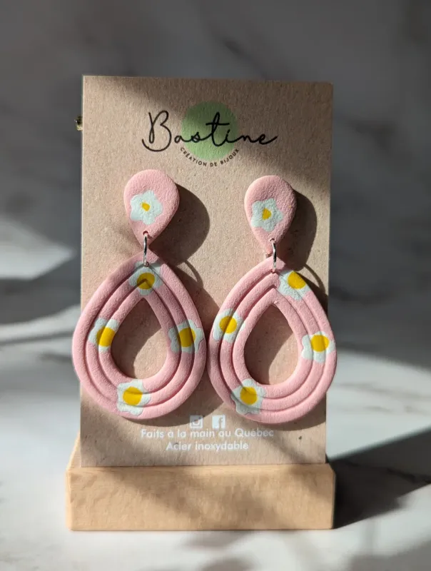 Boucles D'oreilles Pendantes Coralie Rose Gouttes Fleurs Blanches made by Boutique Elena