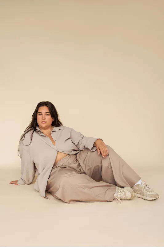 Pantalon De Travail Latté sold by Boutique Elena