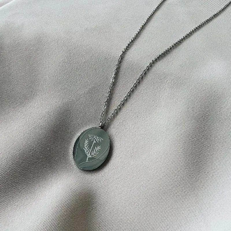 Collier Fleurs De Naissance Argent - Avril sold by Boutique Elena