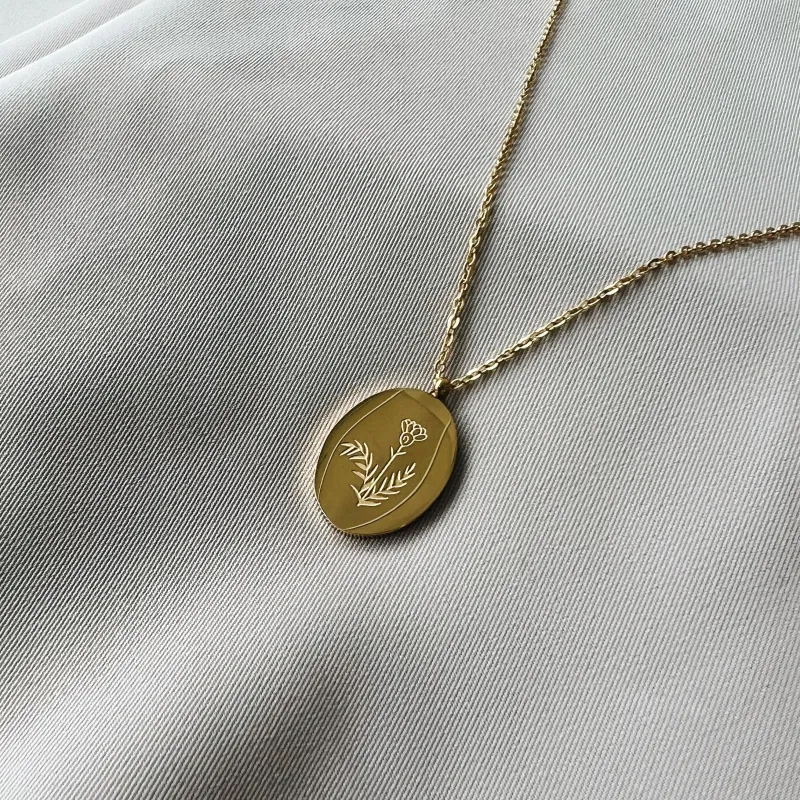 Collier Fleurs De Naissance Or - Janvier sold by Boutique Elena