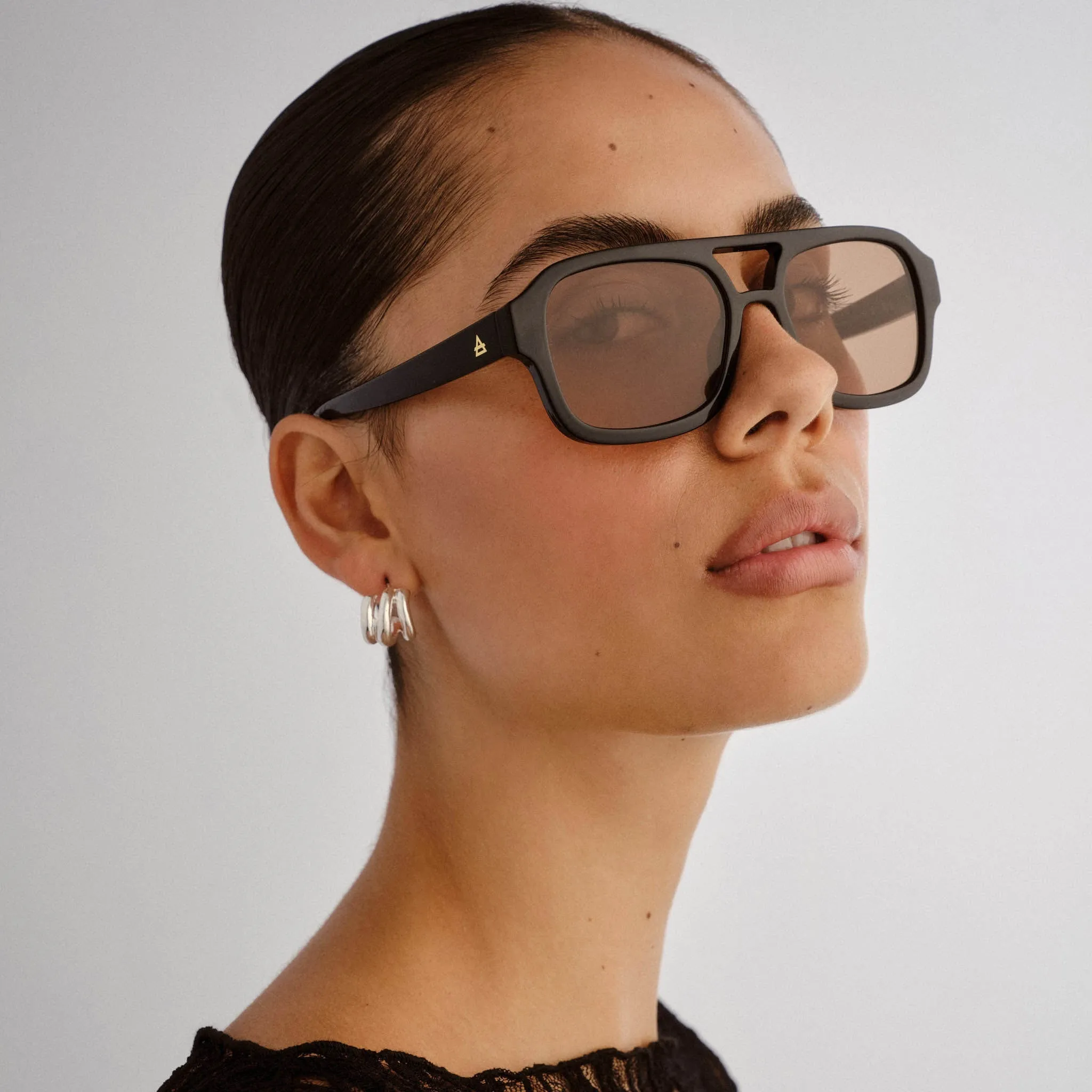 Lunette De Soleil Aquarius Noir sold by Boutique Elena product image thumbnail 4