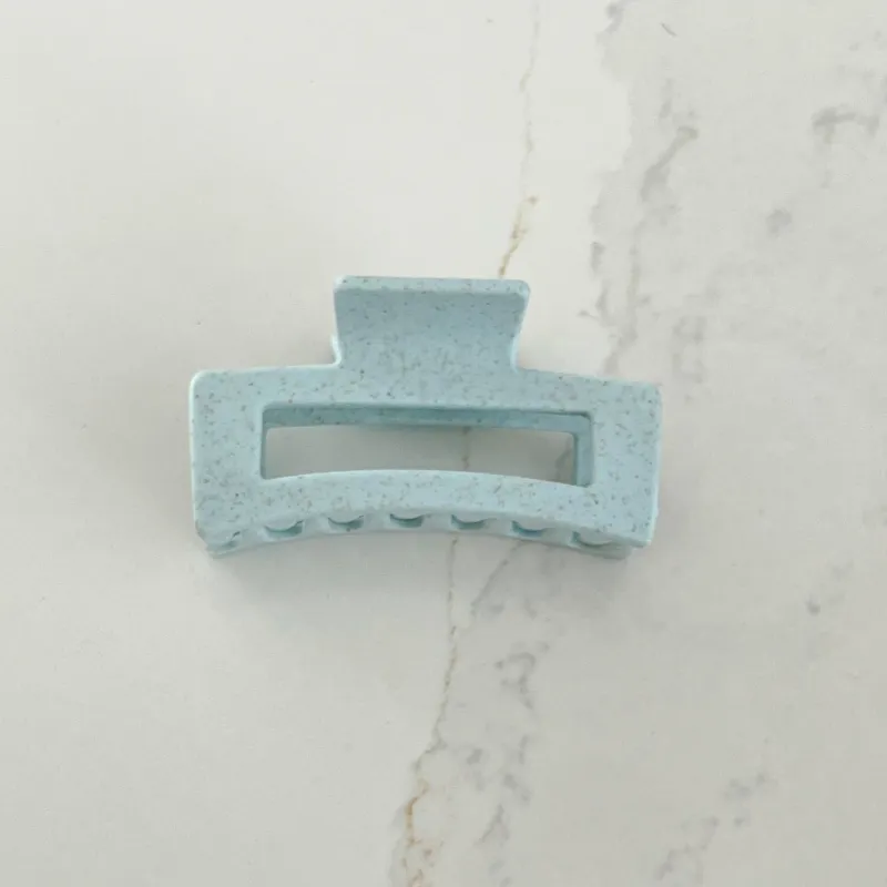 Pince Agathe En Paille De Blé Bleu Pâle made by Boutique Elena