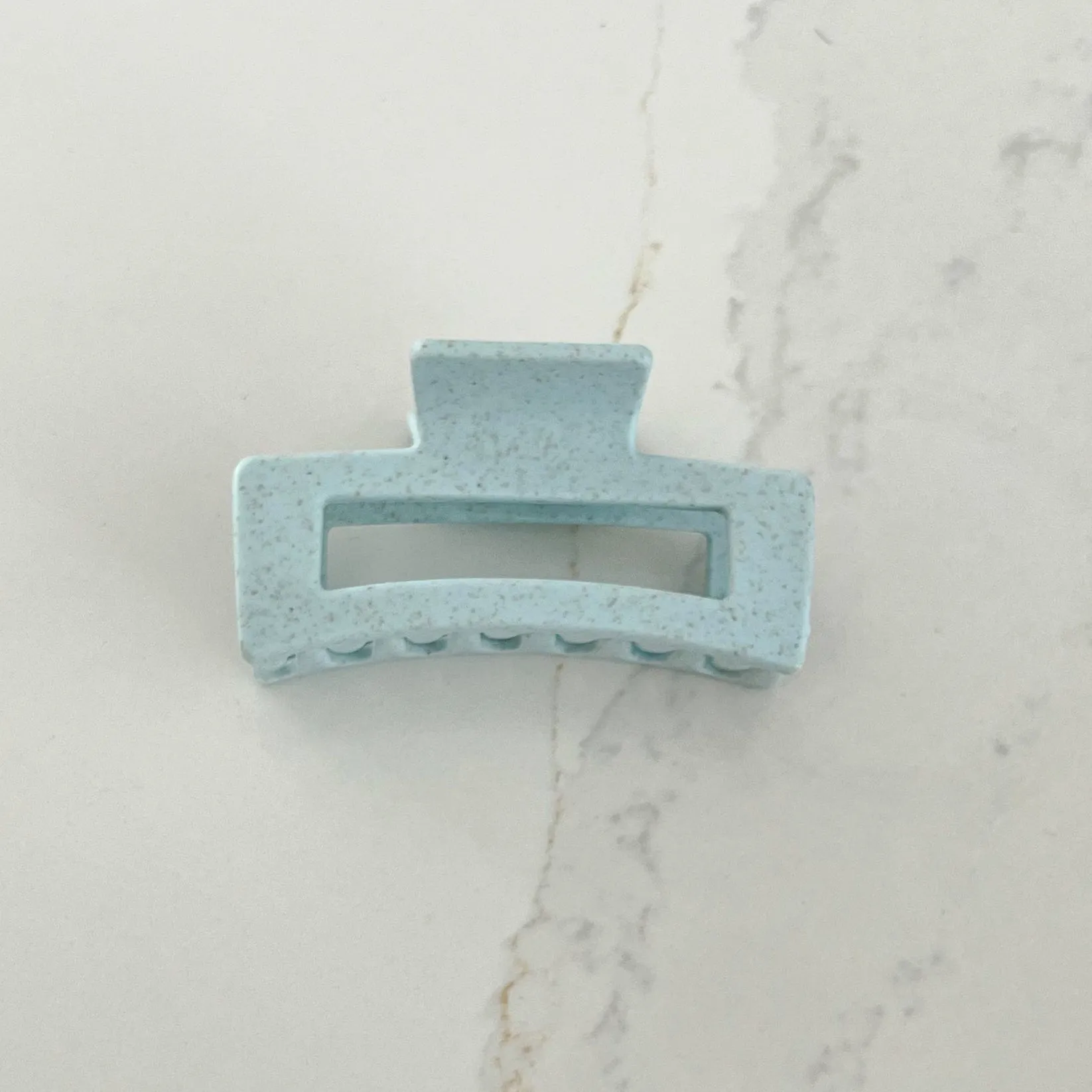 Pince Agathe En Paille De Blé Bleu Pâle sold by Boutique Elena