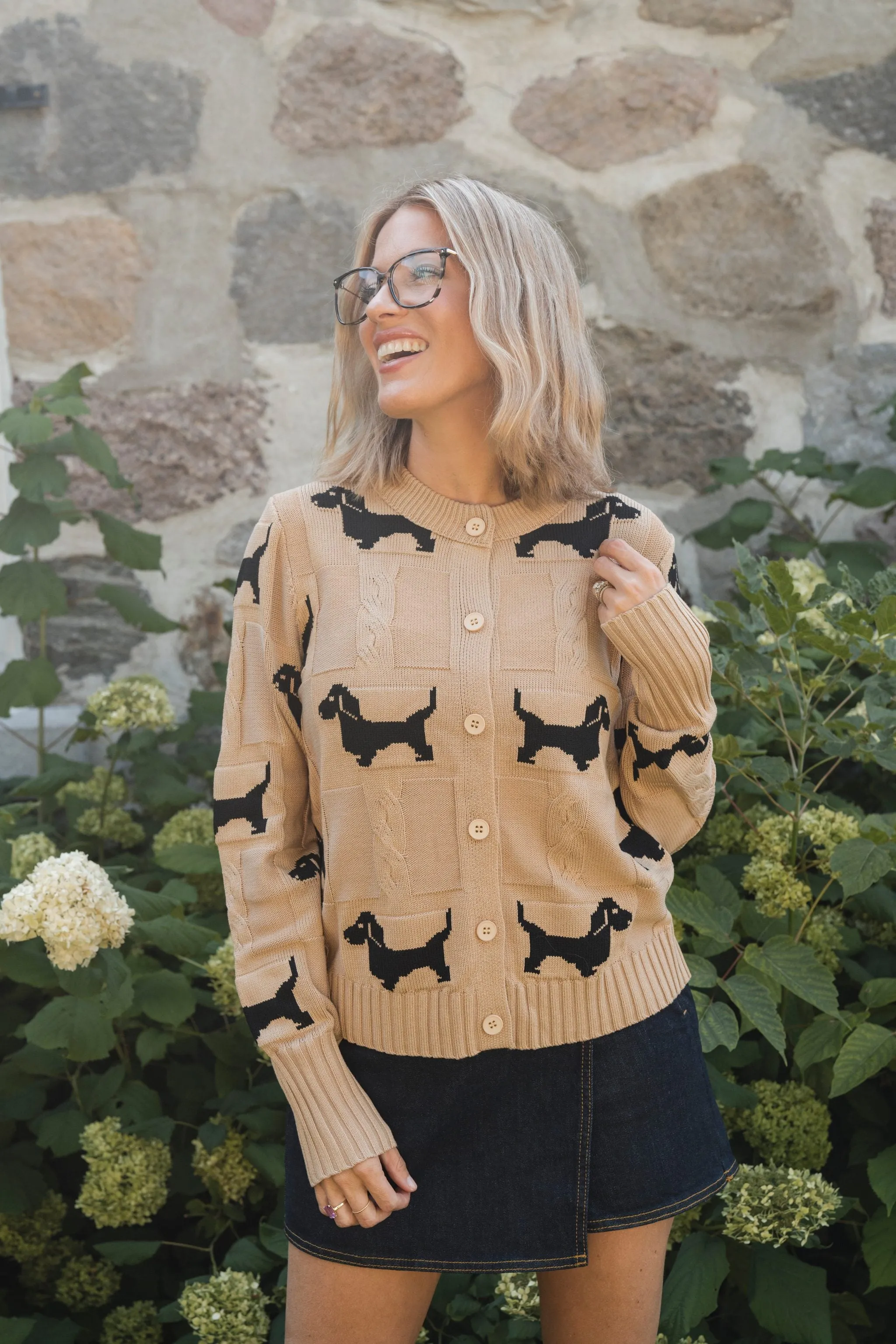 Cardigan Chiens Saucisses Sable sold by Boutique Elena product image thumbnail 4