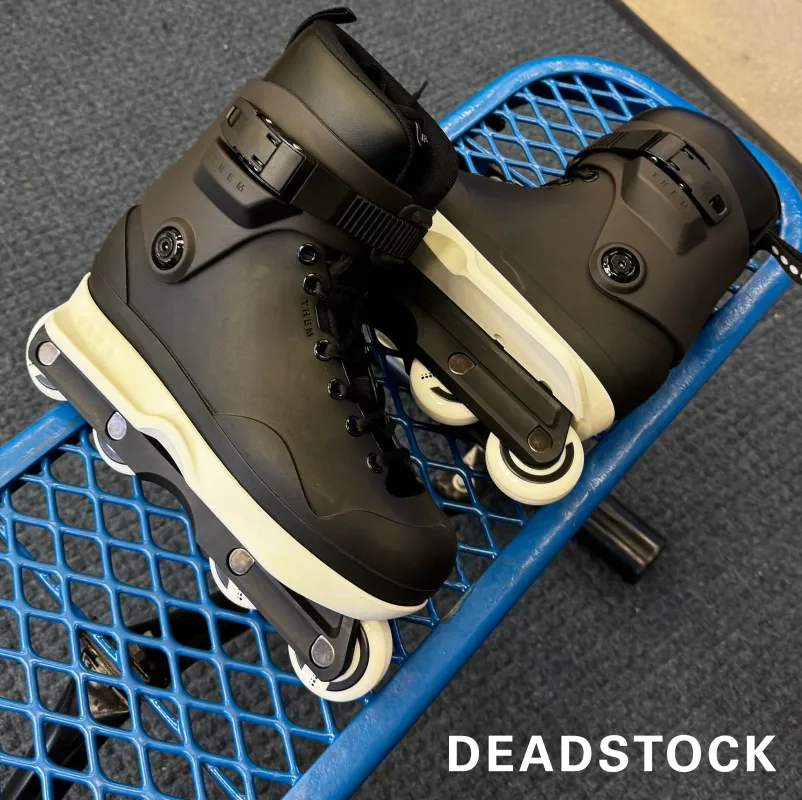 DEAD STOCK - 909 - SLIGHT COSMETIC IMPERFECTIONS - SIZE 8 made by Them Skates