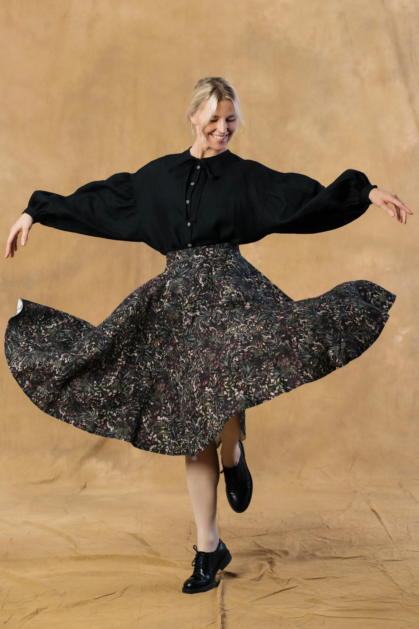 Clementine – Linen Shirt with Bow-Tie Collar sold by Son de Flor product image thumbnail 2