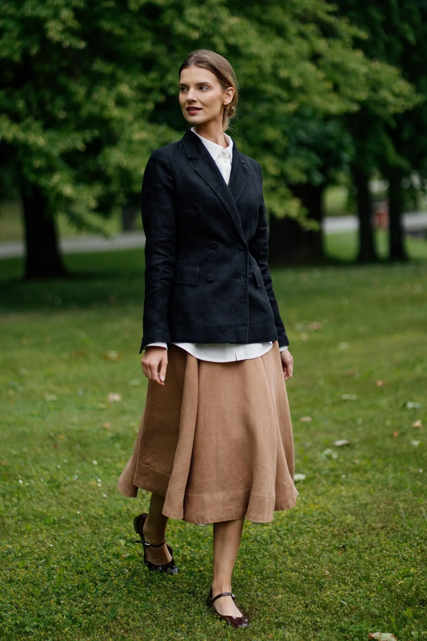 Jane – Tailored Twill Linen Jacket with Double-Button Front sold by Son de Flor