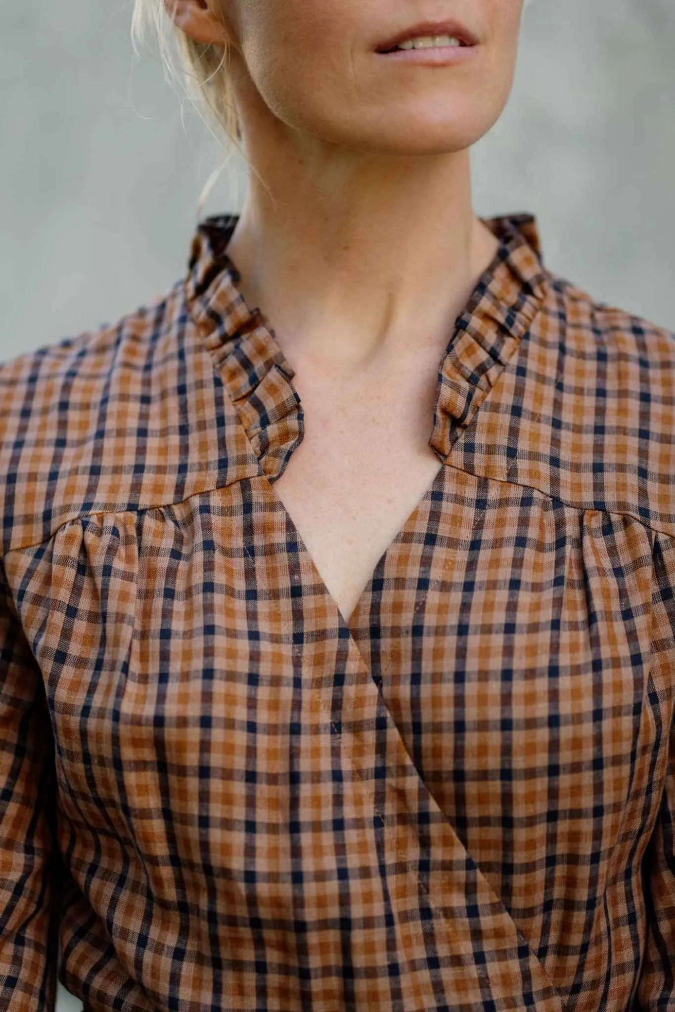 Darcy – Linen Wrap Dress with Ruffled V-Neckline sold by Son de Flor product image thumbnail 5