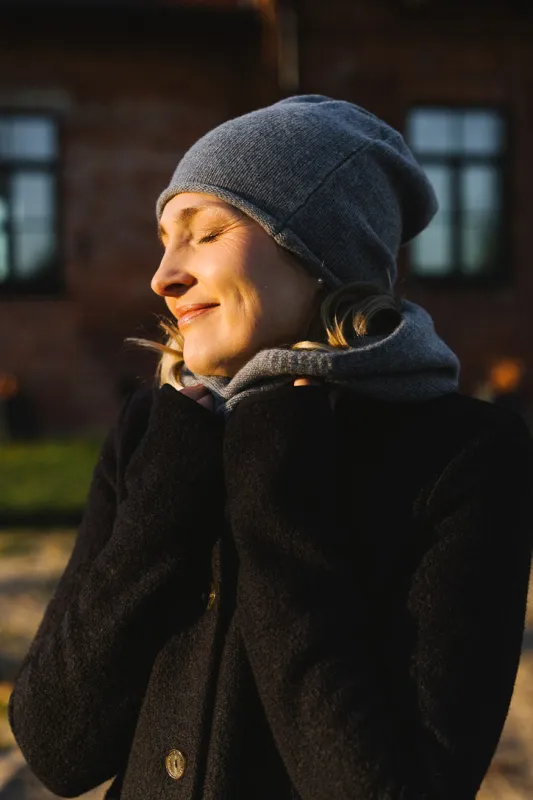 Junko – Merino Wool & Cashmere Shawl and Hat Gift Set sold by Son de Flor